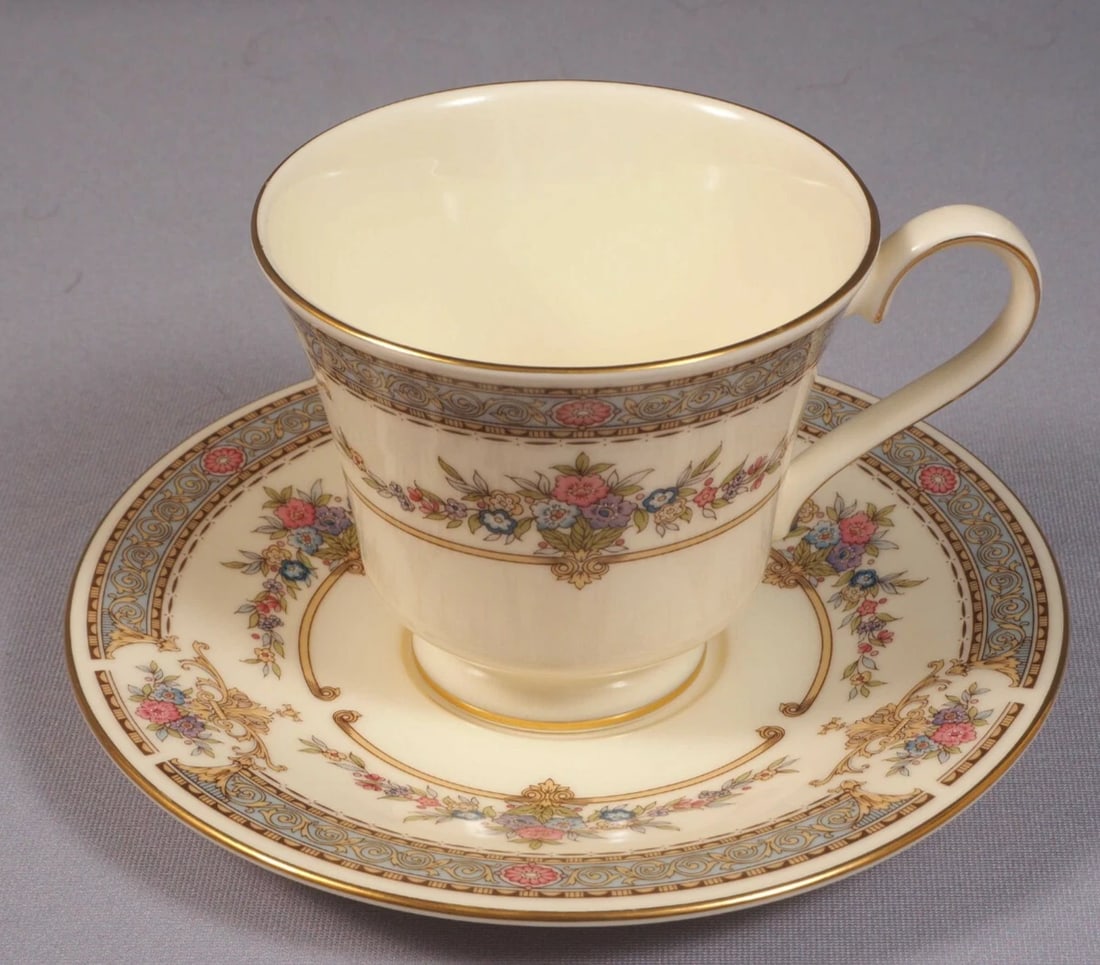 Minton Royal Doulton PERSIAN ROSE NEWER Coffee Tea Cup Saucer England (1 of 4)
