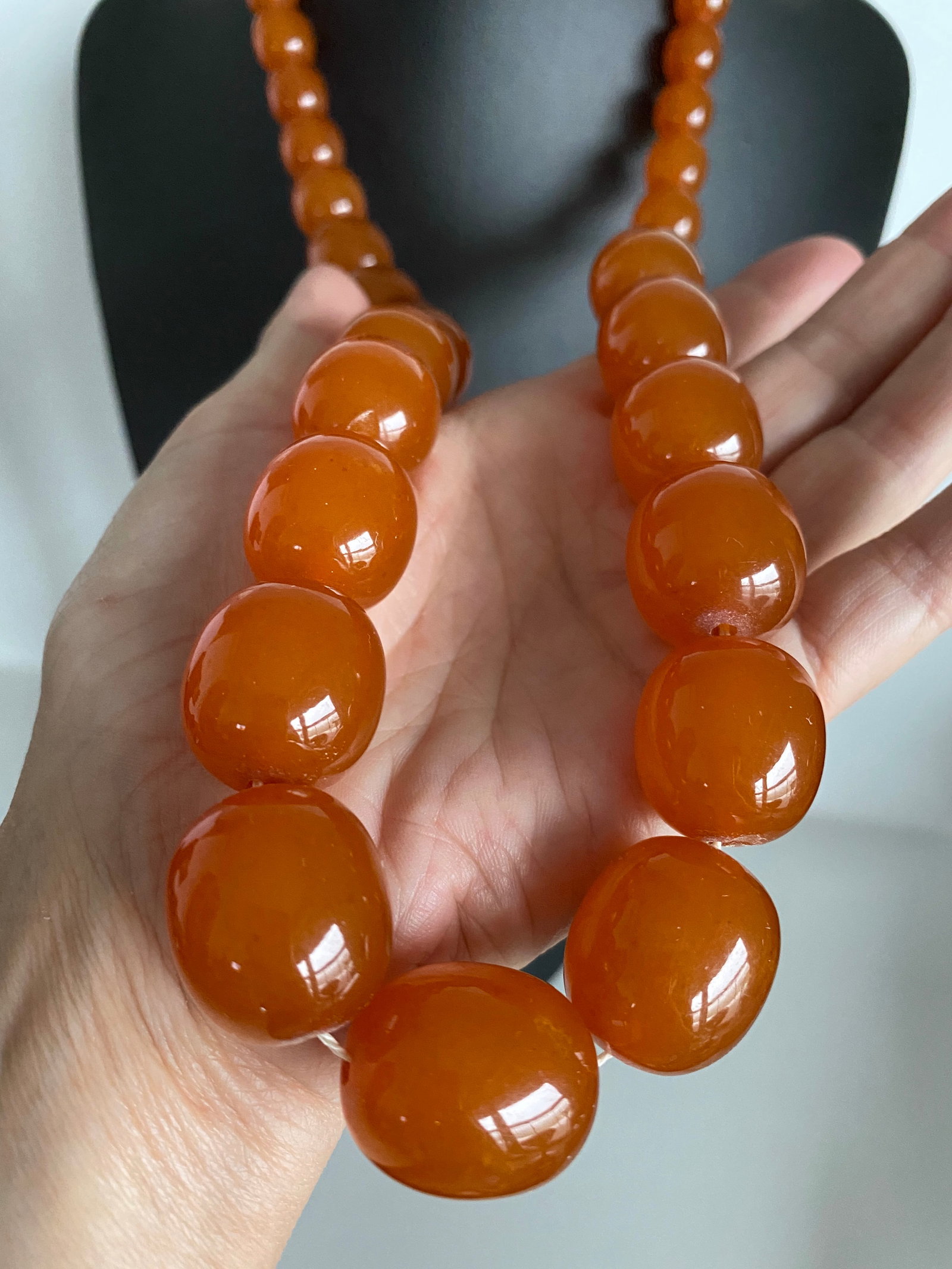 Amazing Vintage Amber Necklace made from Oval shaped Amber beads - 8