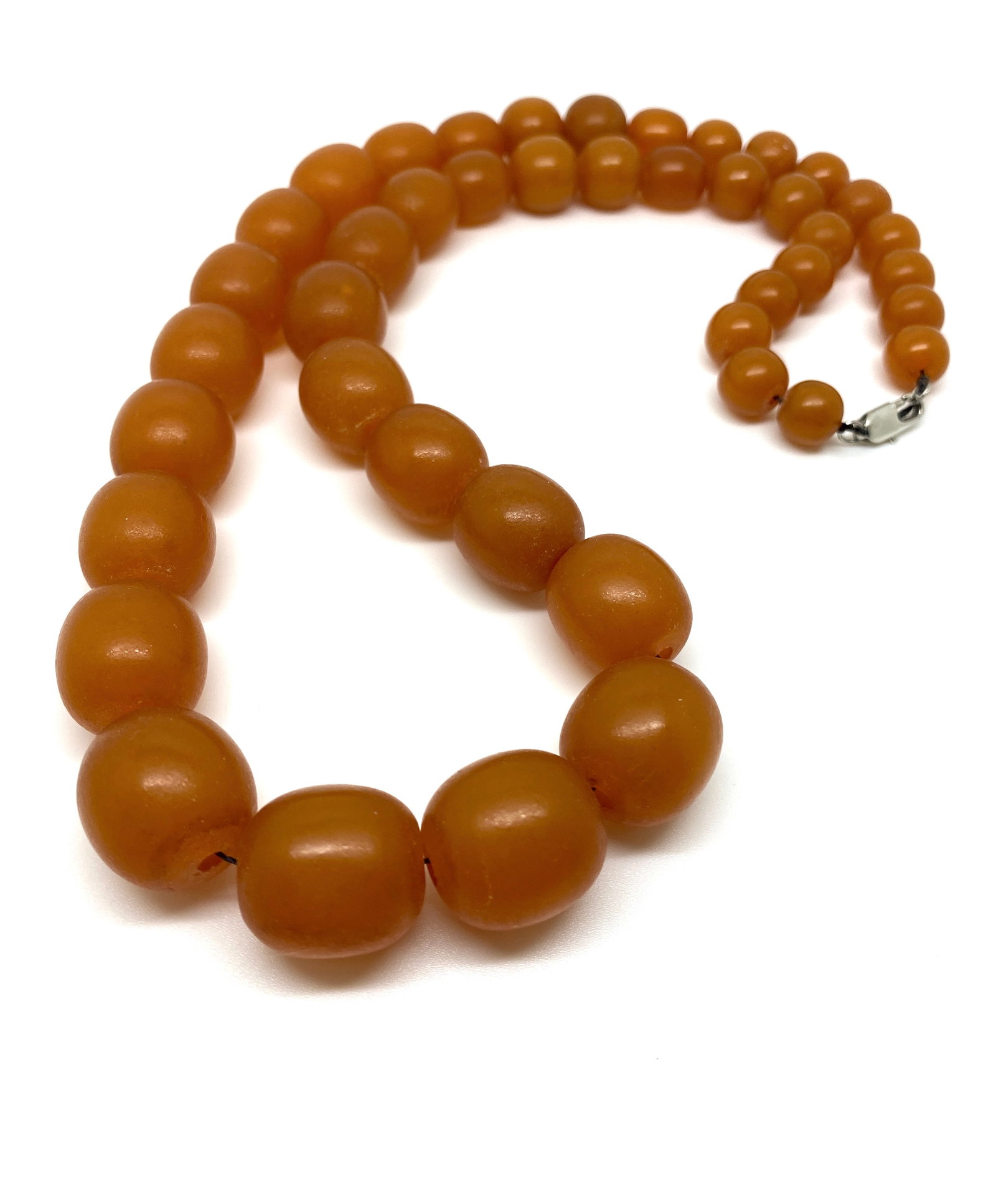 Extraordinary Vintage Amber Necklace made from Oval shaped Amber beads - 6