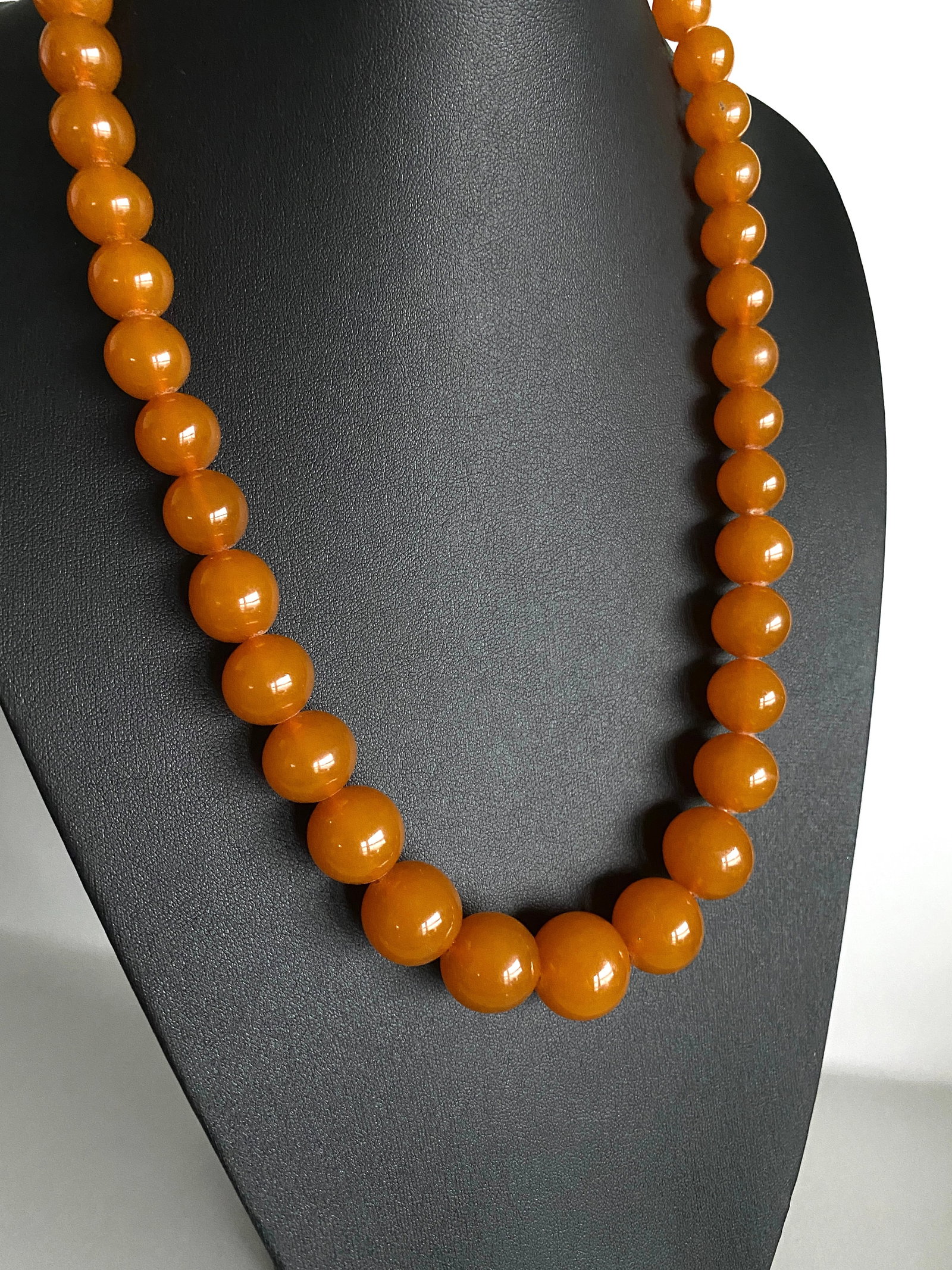 Impressive Vintage Amber Necklace made from Round Amber beads - 8