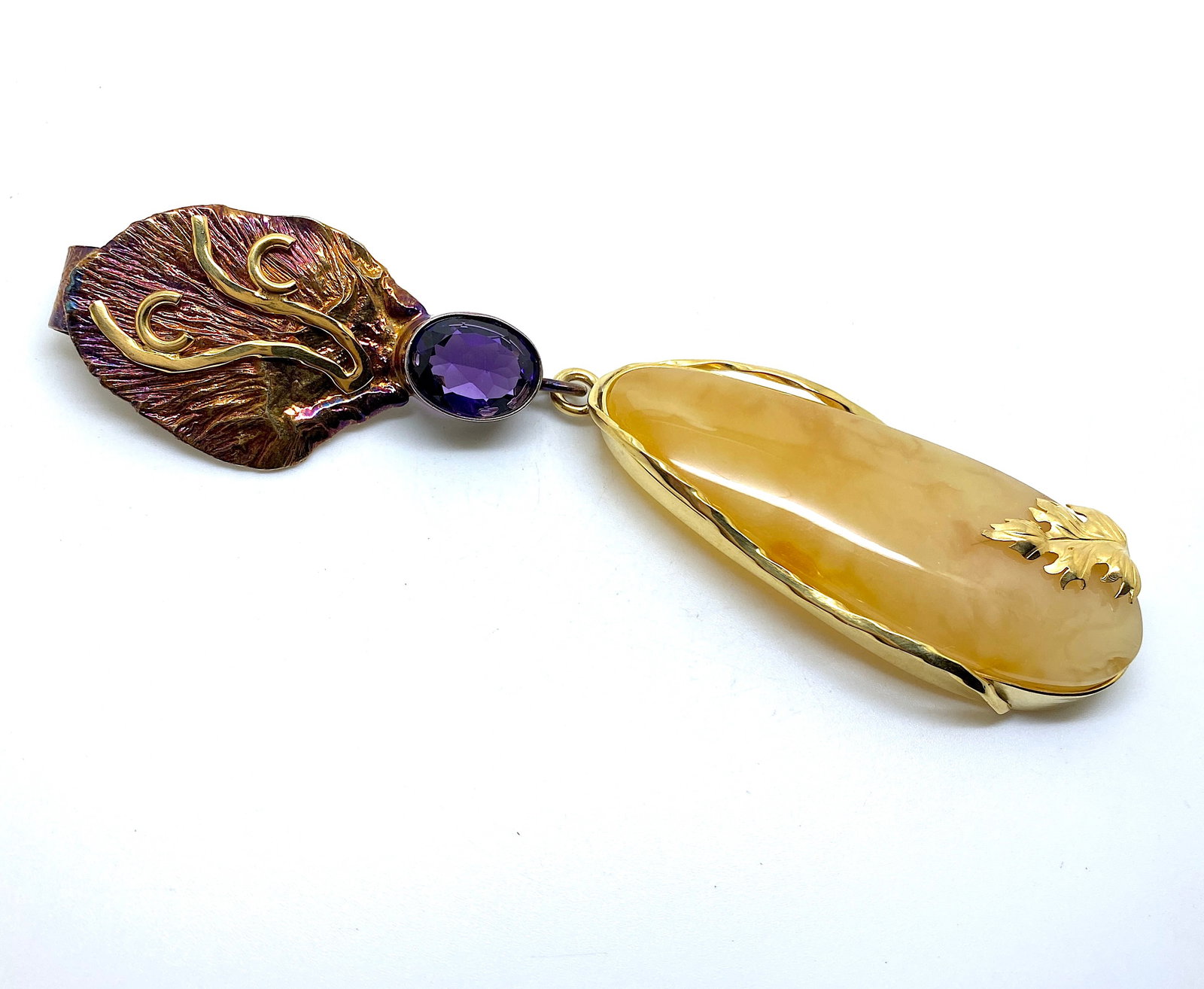 Impressive Vintage Amber Pendant shaped like a Drop - 3