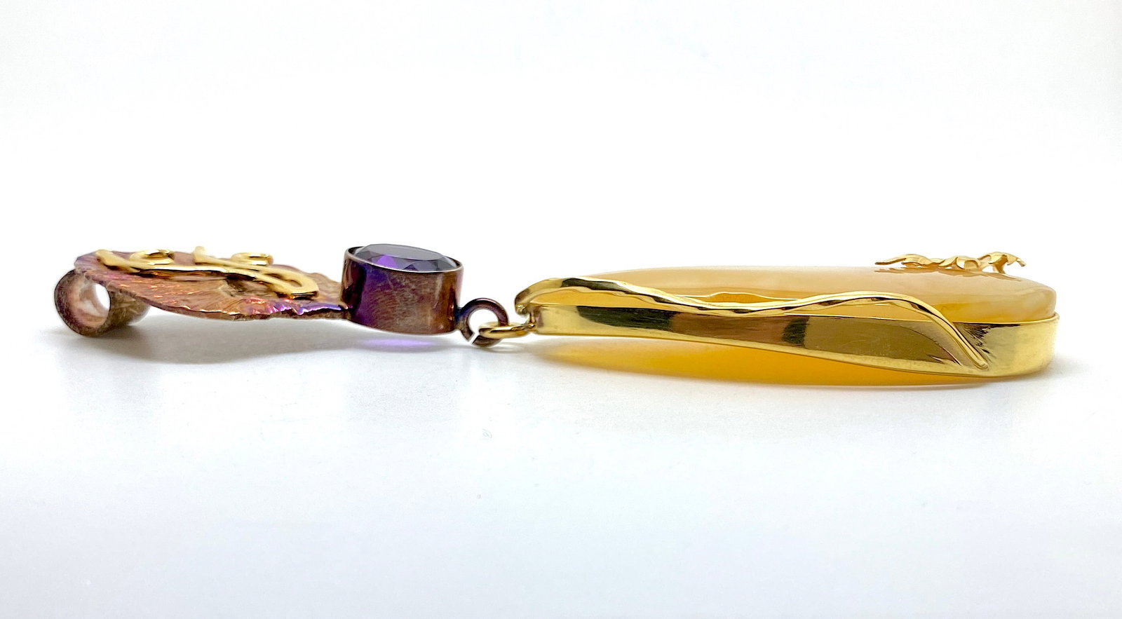 Impressive Vintage Amber Pendant shaped like a Drop - 8