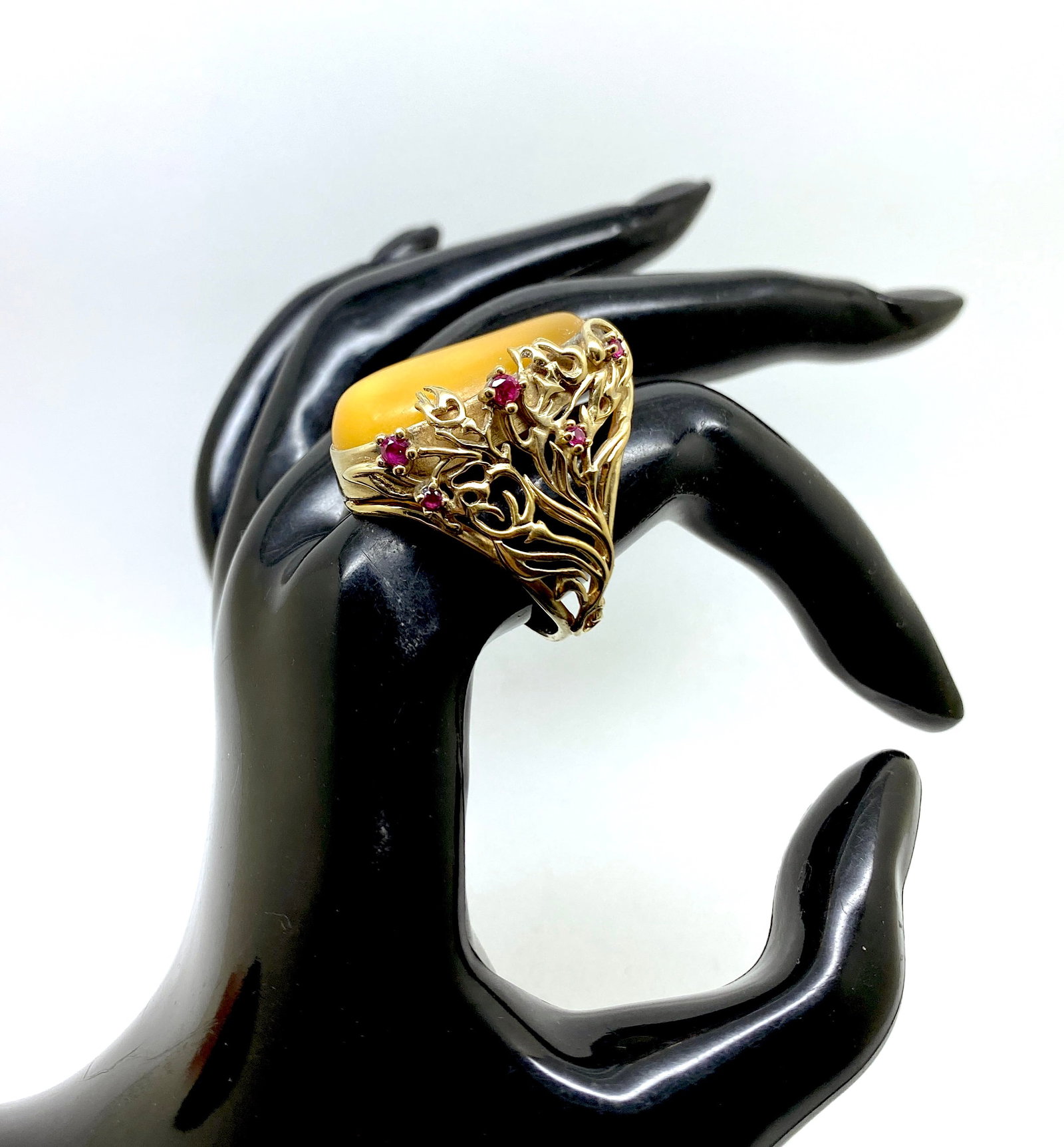Unique and Impressive Amber Ring with Garnets - 6