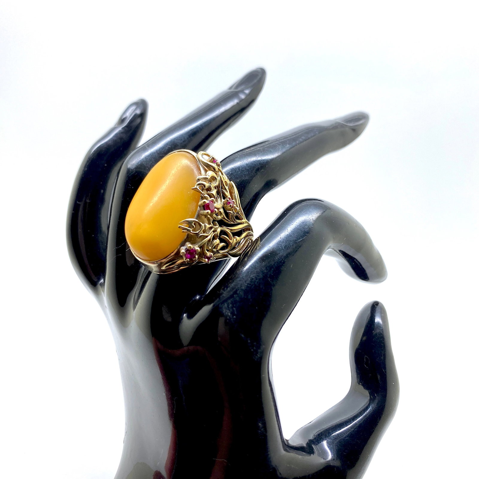 Unique and Impressive Amber Ring with Garnets - 8