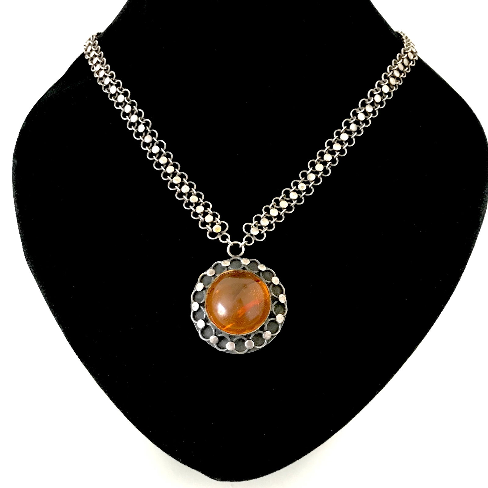 Stunning Amber Pendant shaped like a Ball - 8