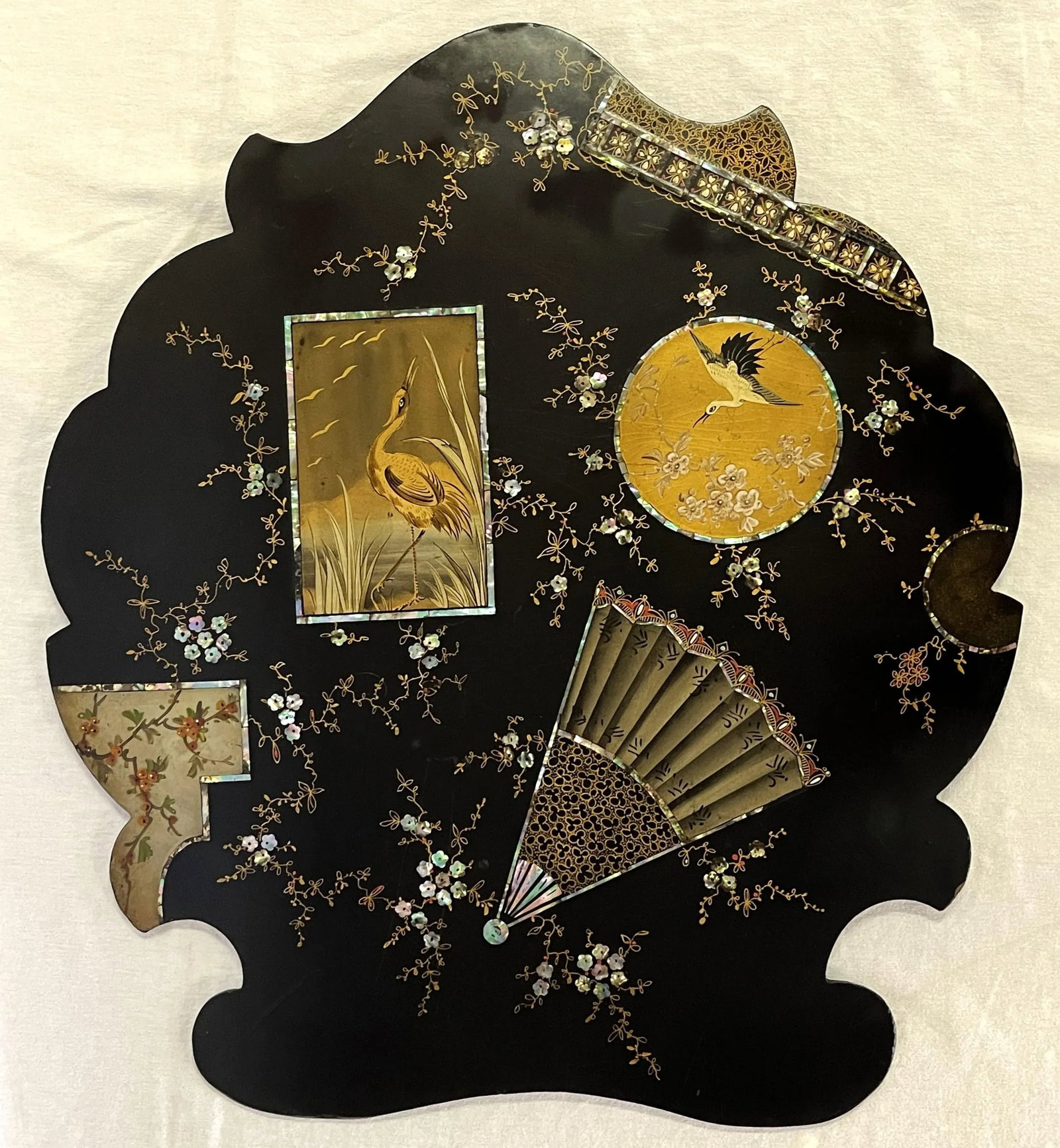 Early 20th Century Papier Mâché Decorative Wall Plaque With Mother-Of-Pearl Inlay - 2