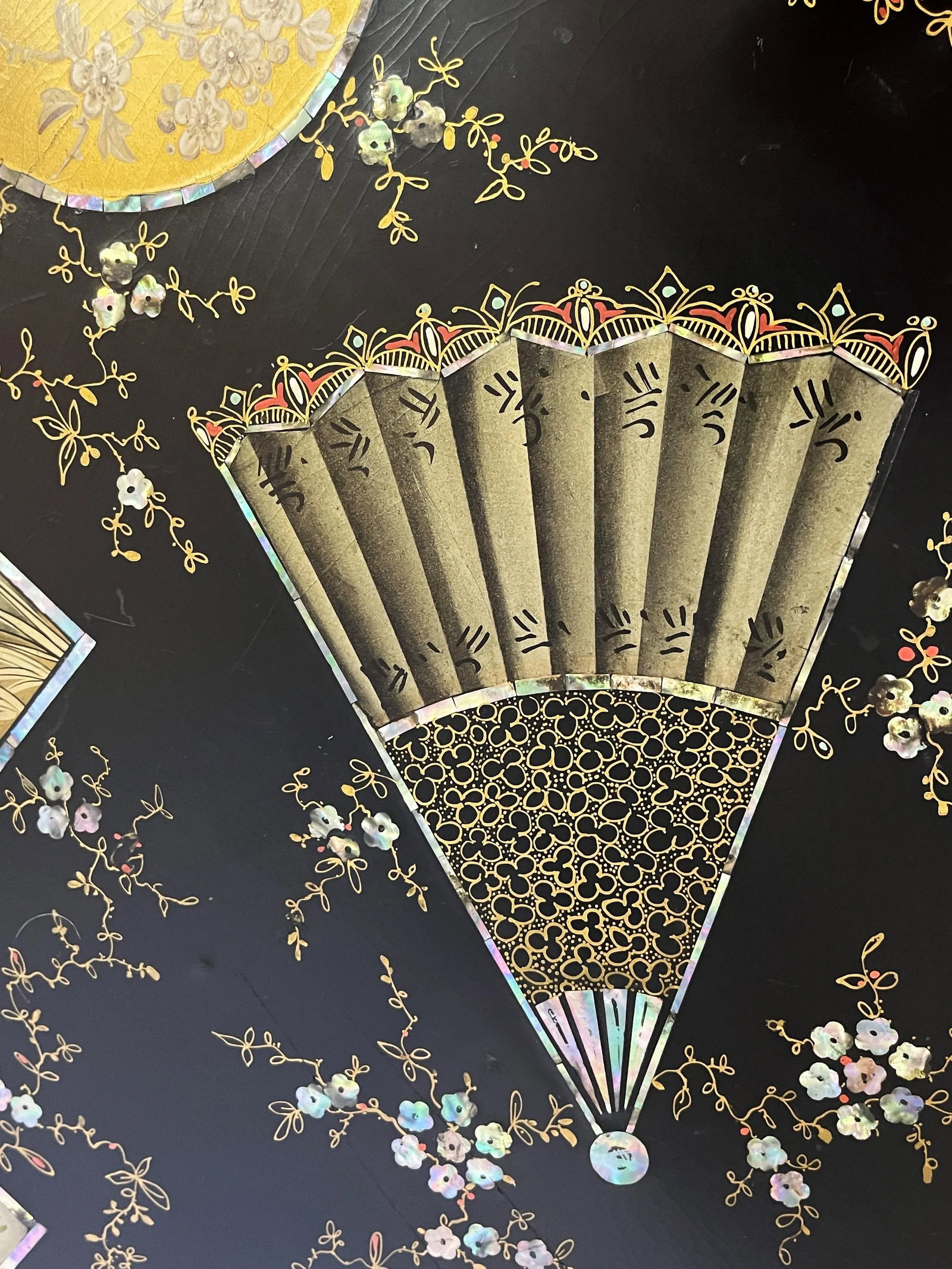 Early 20th Century Papier Mâché Decorative Wall Plaque With Mother-Of-Pearl Inlay - 9
