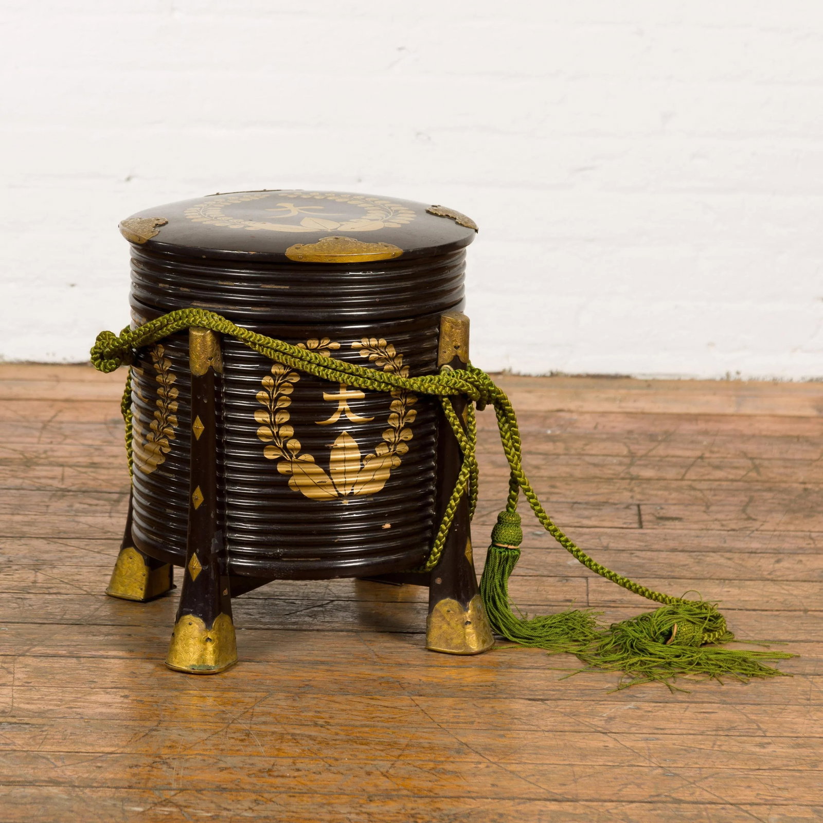 Japanese Meiji Period Hokai Lidded Box with Brass Accents and Original Rope - 11