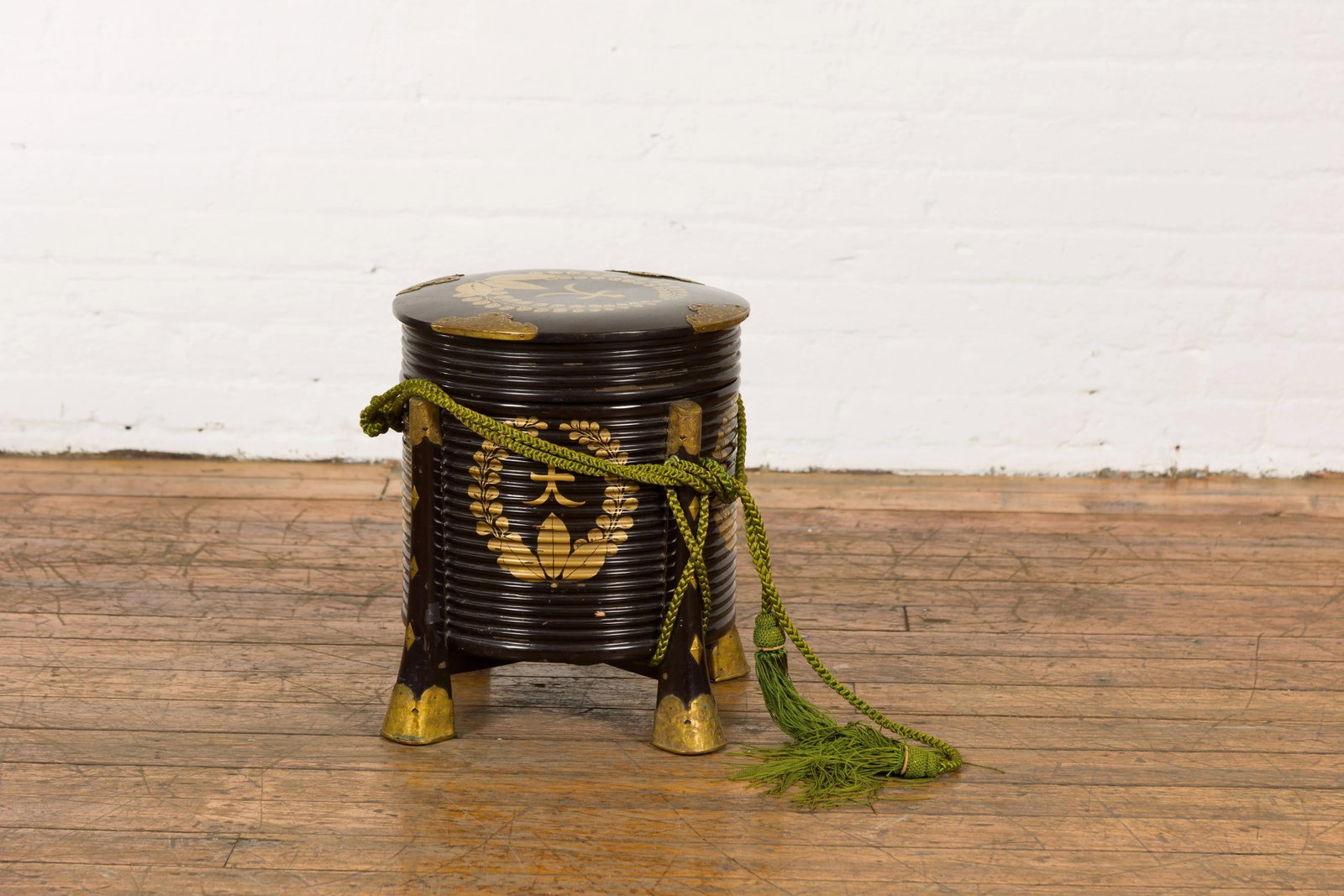 Japanese Meiji Period Hokai Lidded Box with Brass Accents and Original Rope - 2