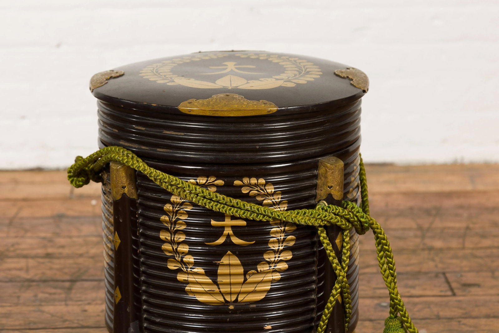 Japanese Meiji Period Hokai Lidded Box with Brass Accents and Original Rope - 4