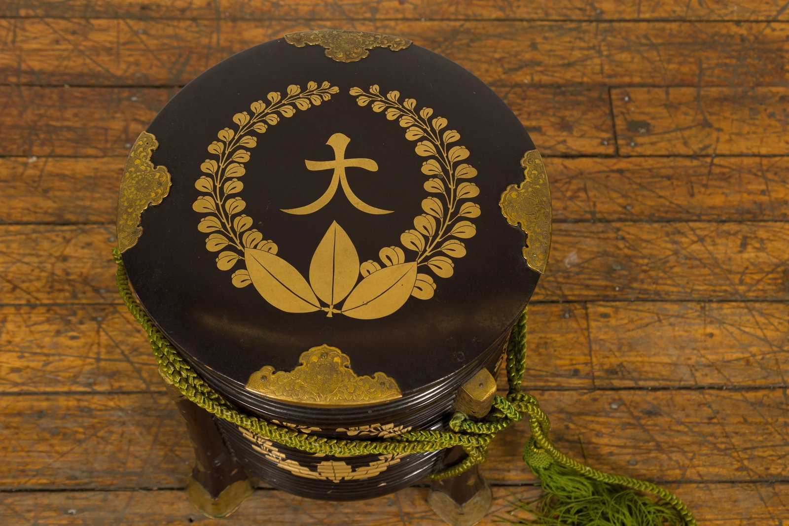 Japanese Meiji Period Hokai Lidded Box with Brass Accents and Original Rope - 6