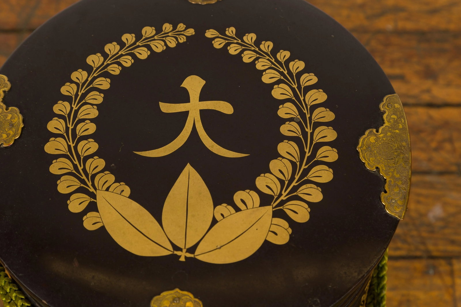 Japanese Meiji Period Hokai Lidded Box with Brass Accents and Original Rope - 7