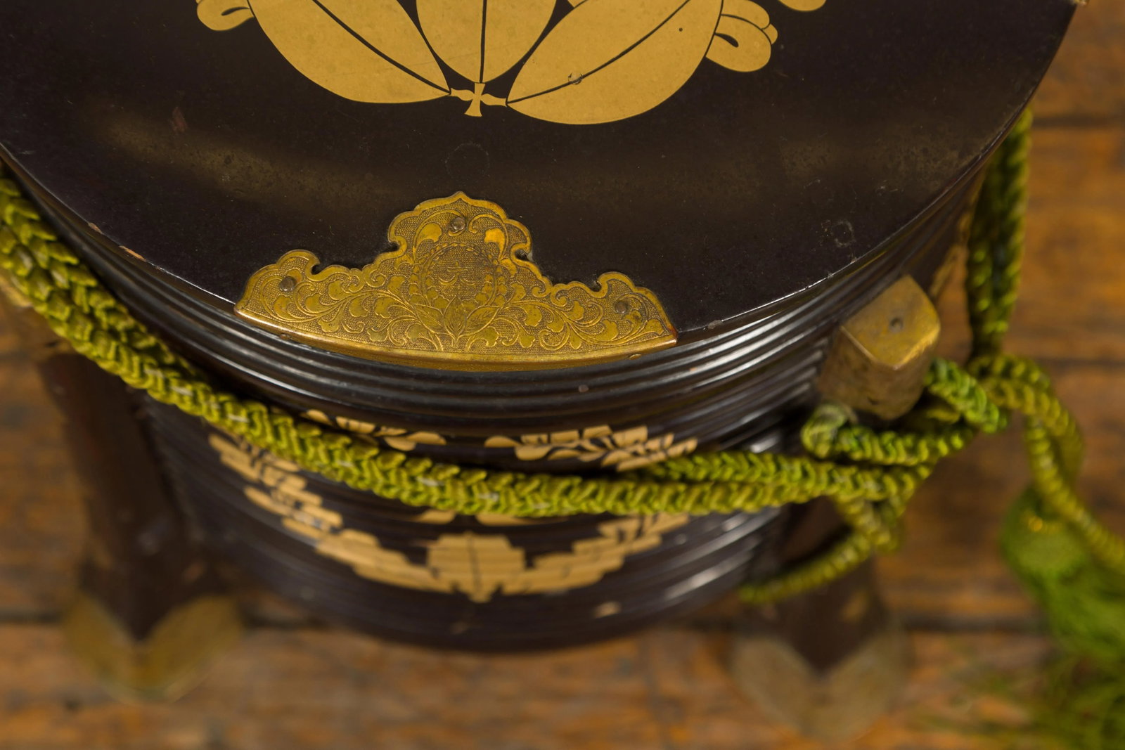 Japanese Meiji Period Hokai Lidded Box with Brass Accents and Original Rope - 8