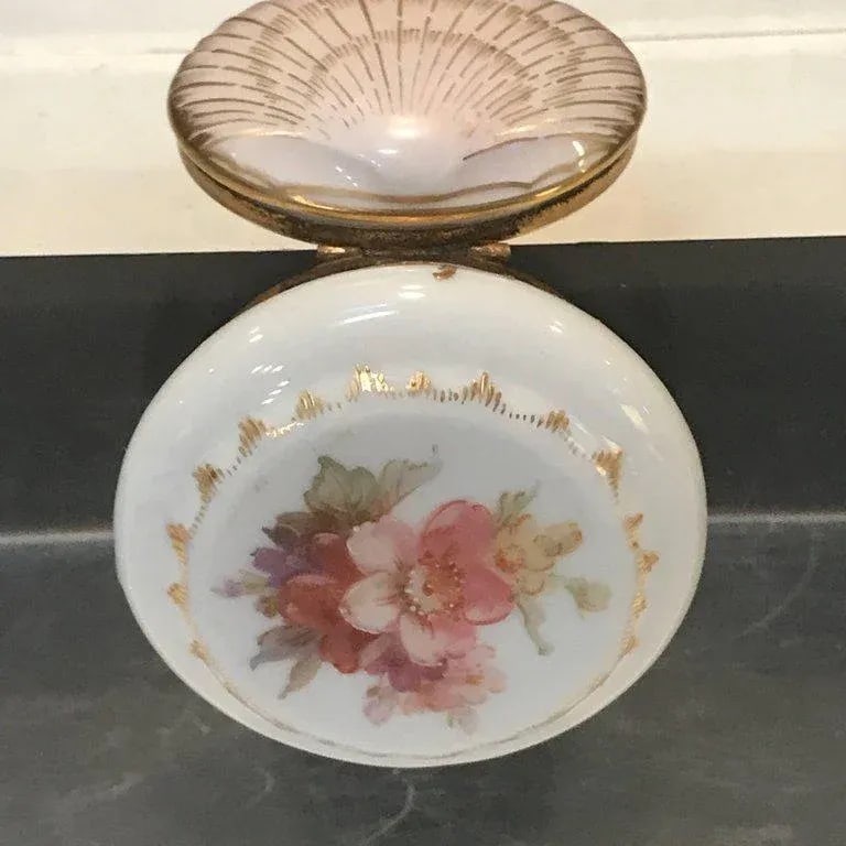 Late 19th Century Kpm Shell and Flower Motif Cabinet or Patch Box - 10