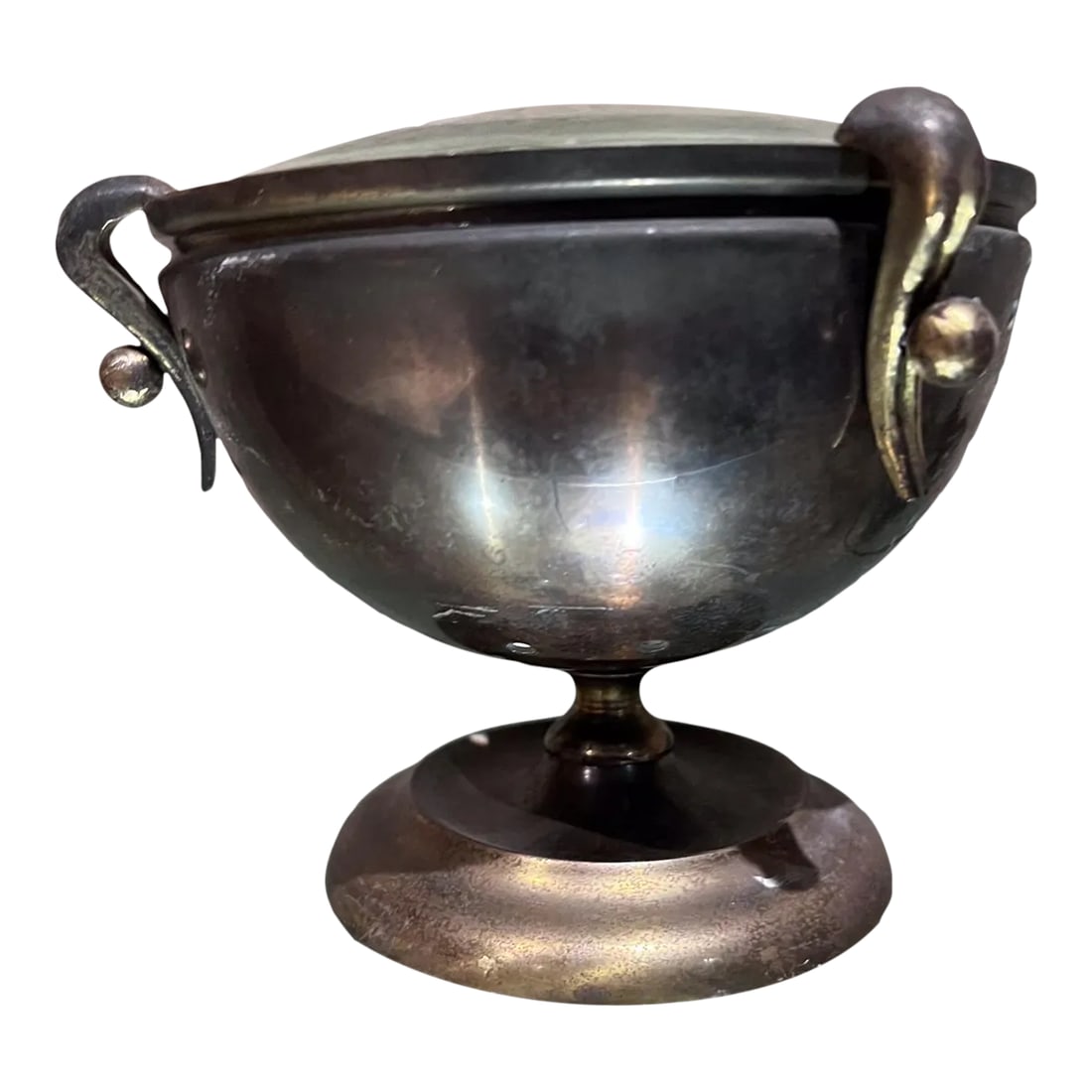 1950s Italian Urn Desk Lamp Style of Fontana Arte: from AMBIANIC 1950s Sculptural Brass Urn Table Lamp from Italy attributed Fontana Arte and Gio Ponti unmarked. glass magnifying top 4.25 h x 6 diameter Original unrestored preowned vintage condition.