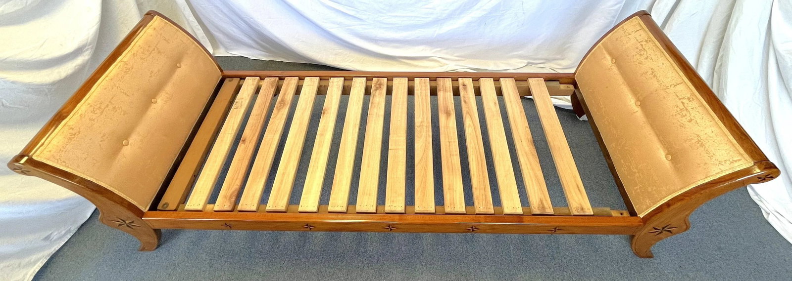 Vintage Neoclassical Continental Daybed With Inlaid Parquetry Stars and Moire Upholstery - 11