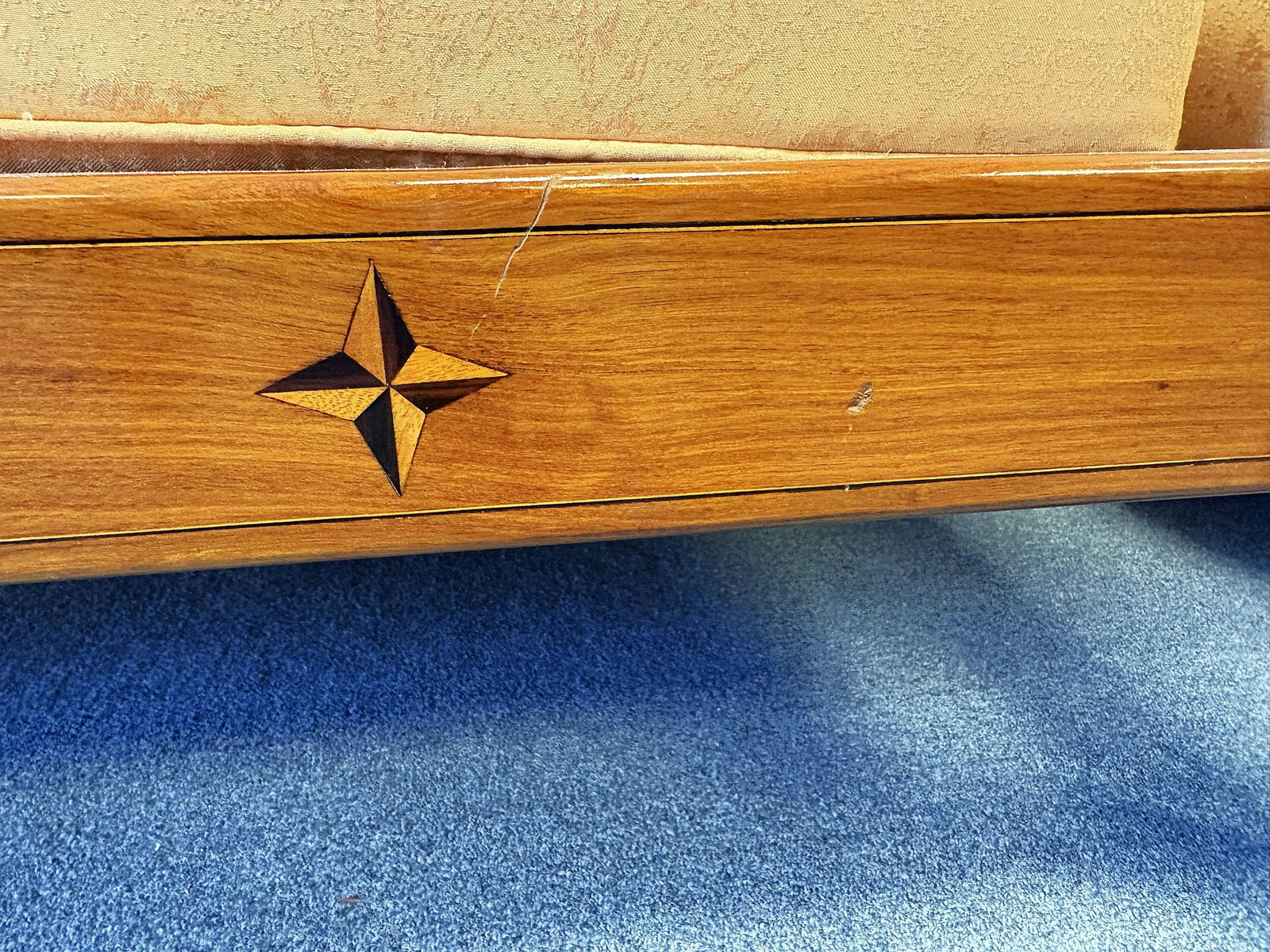 Vintage Neoclassical Continental Daybed With Inlaid Parquetry Stars and Moire Upholstery - 13