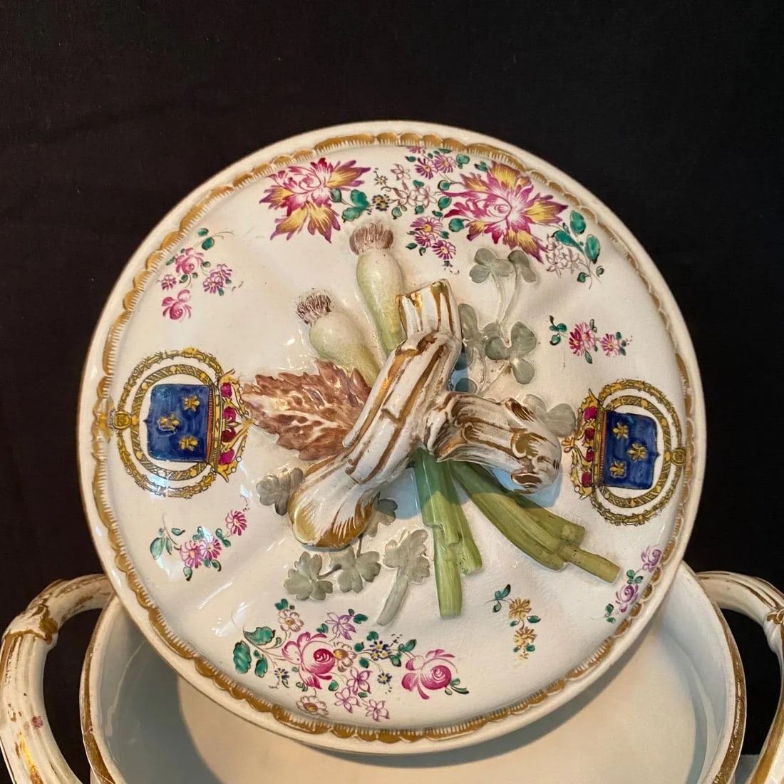 French Hand Painted Faience Porcelain Soup Tureens Signed Veuve Perrin-A Pair - 7