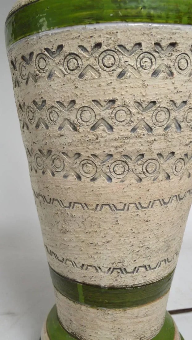 Raymor Bistosi Sgraffito Pottery Lamp - 10