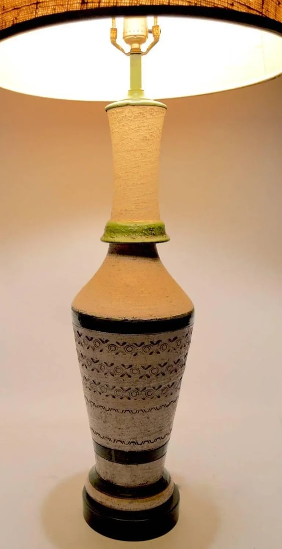 Raymor Bistosi Sgraffito Pottery Lamp - 8