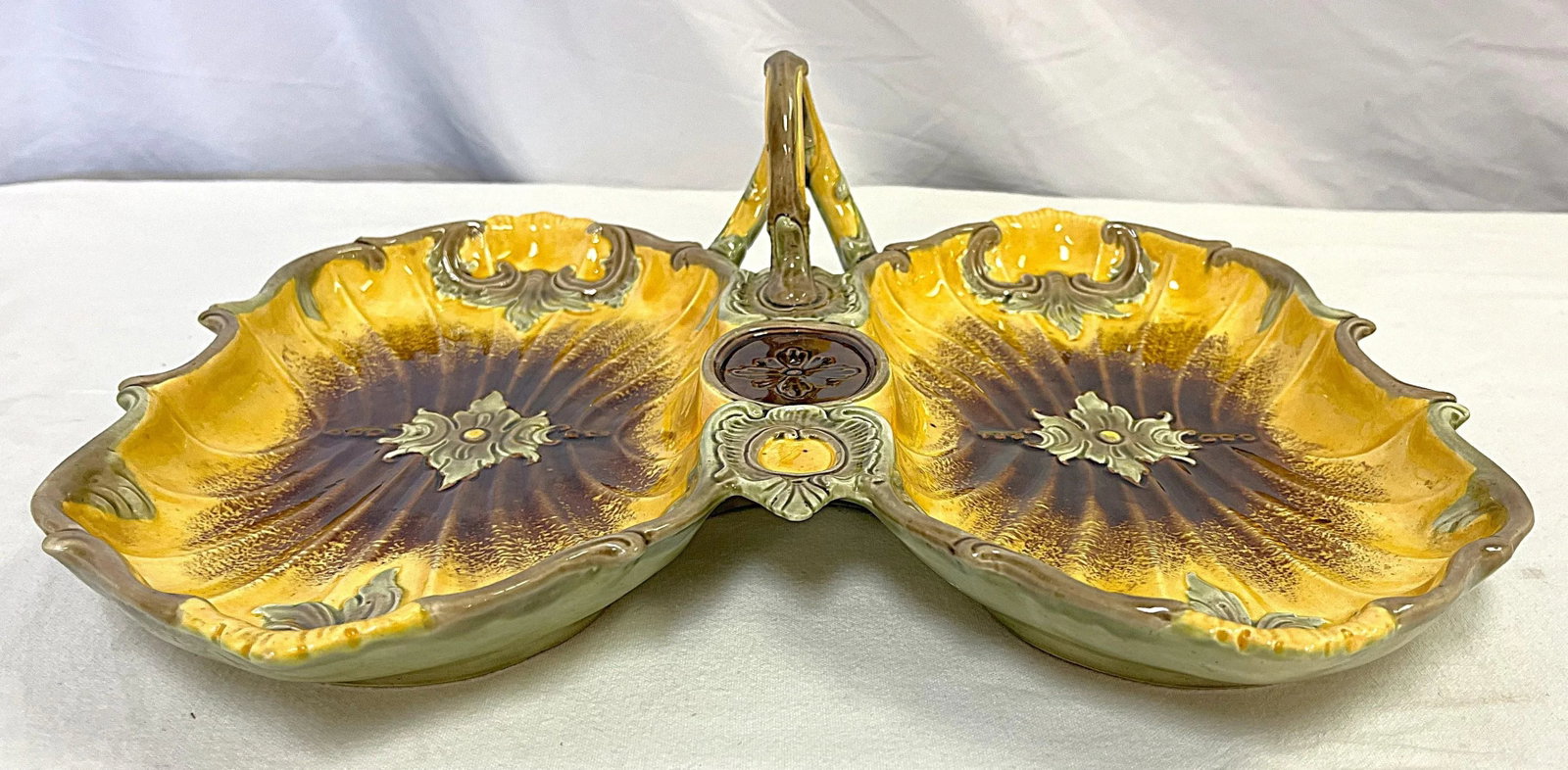 Vintage English Majolica Separated Serving Dish With Handle - 11