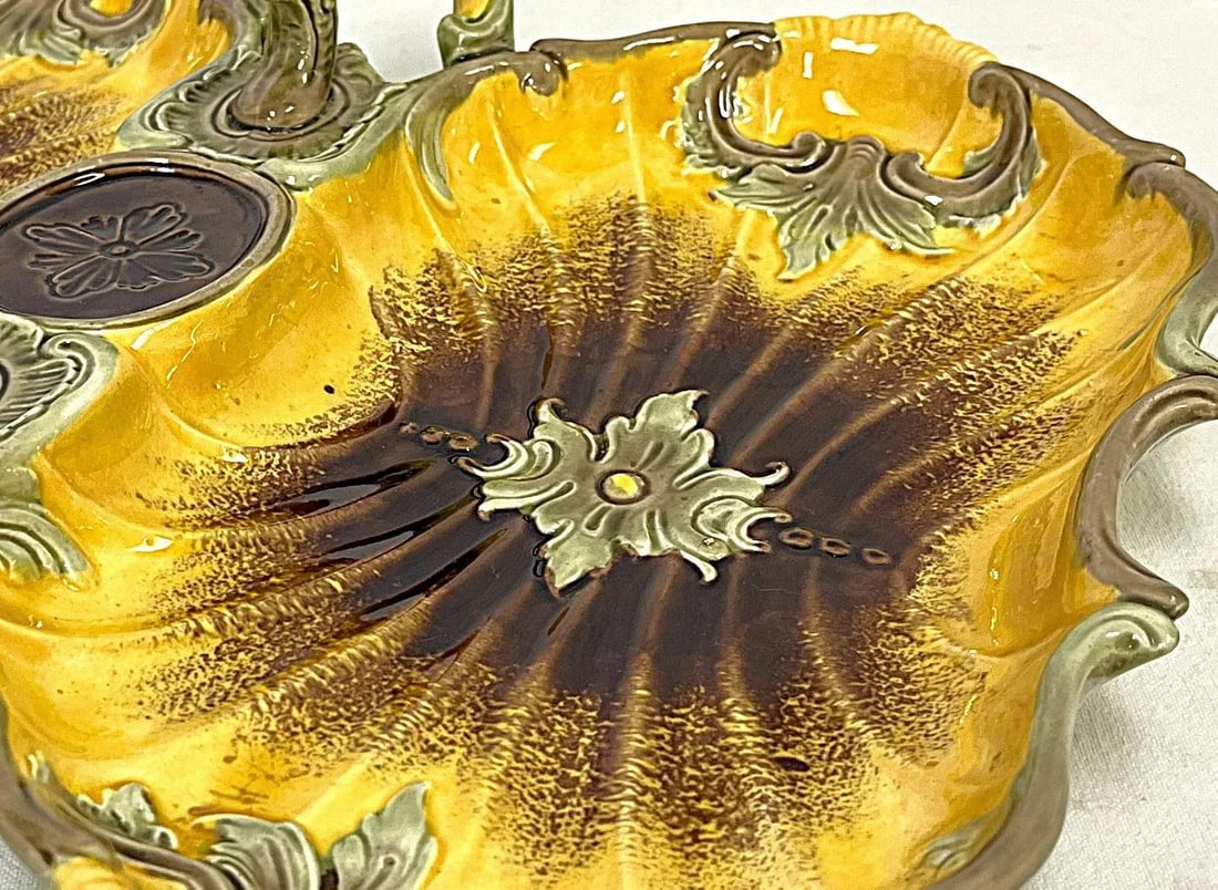 Vintage English Majolica Separated Serving Dish With Handle - 12