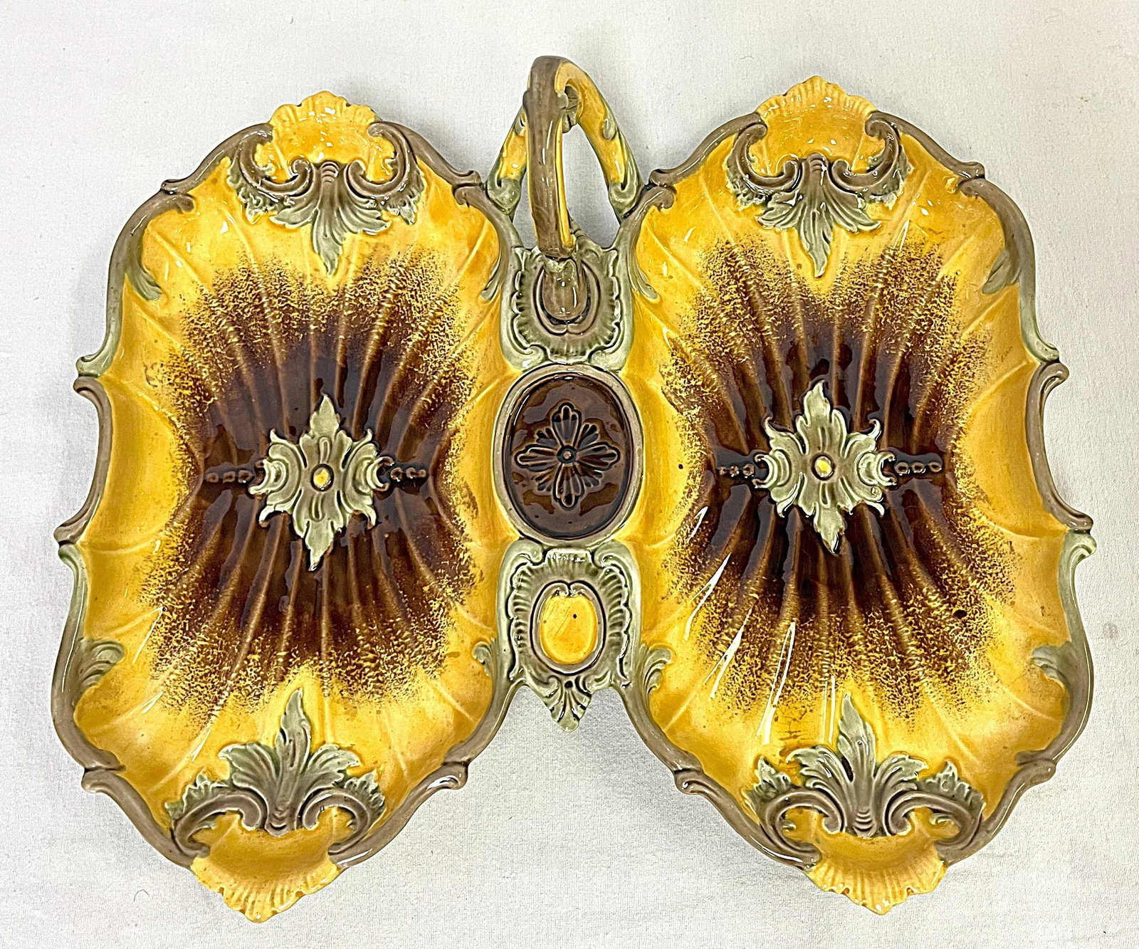 Vintage English Majolica Separated Serving Dish With Handle - 3