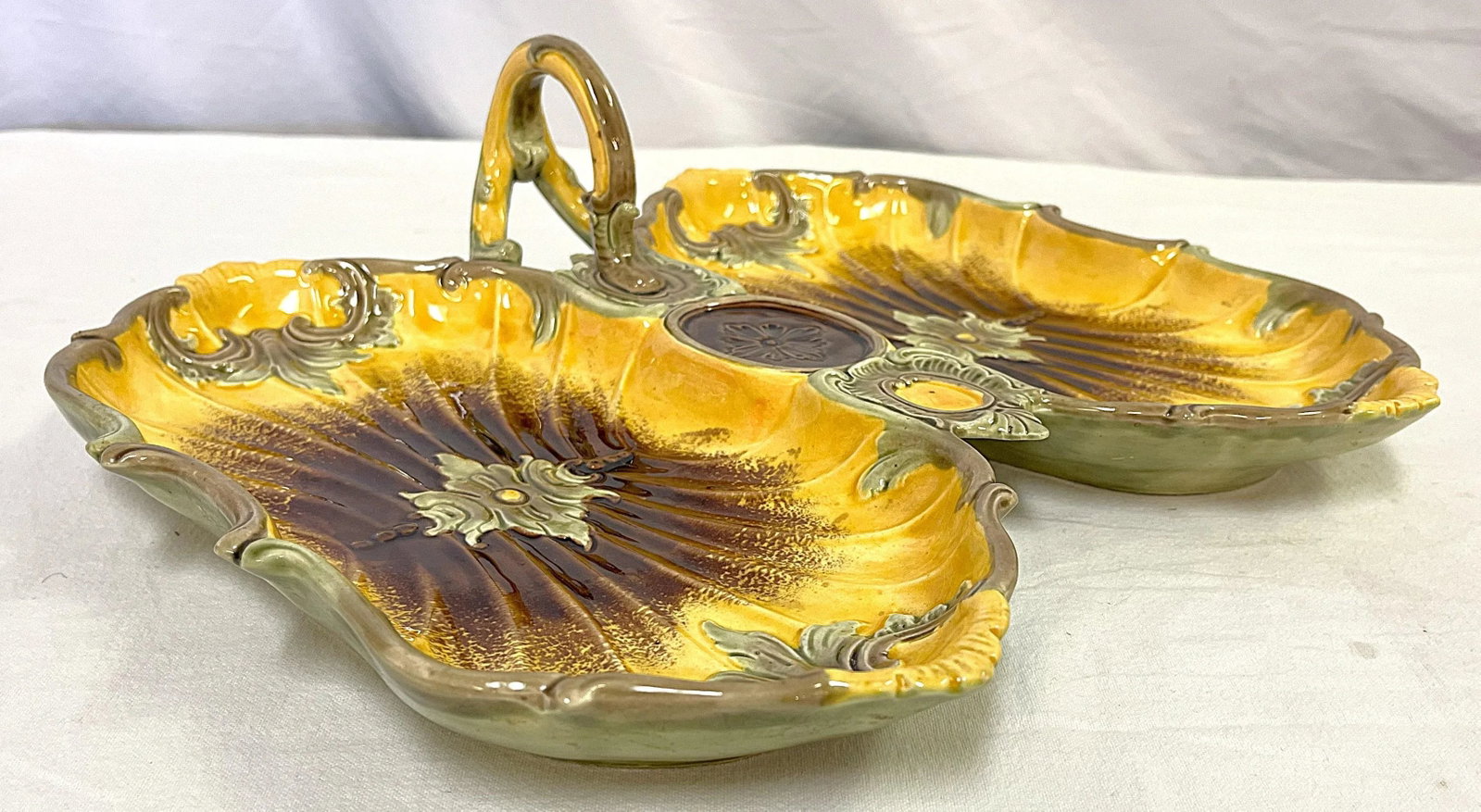 Vintage English Majolica Separated Serving Dish With Handle - 4