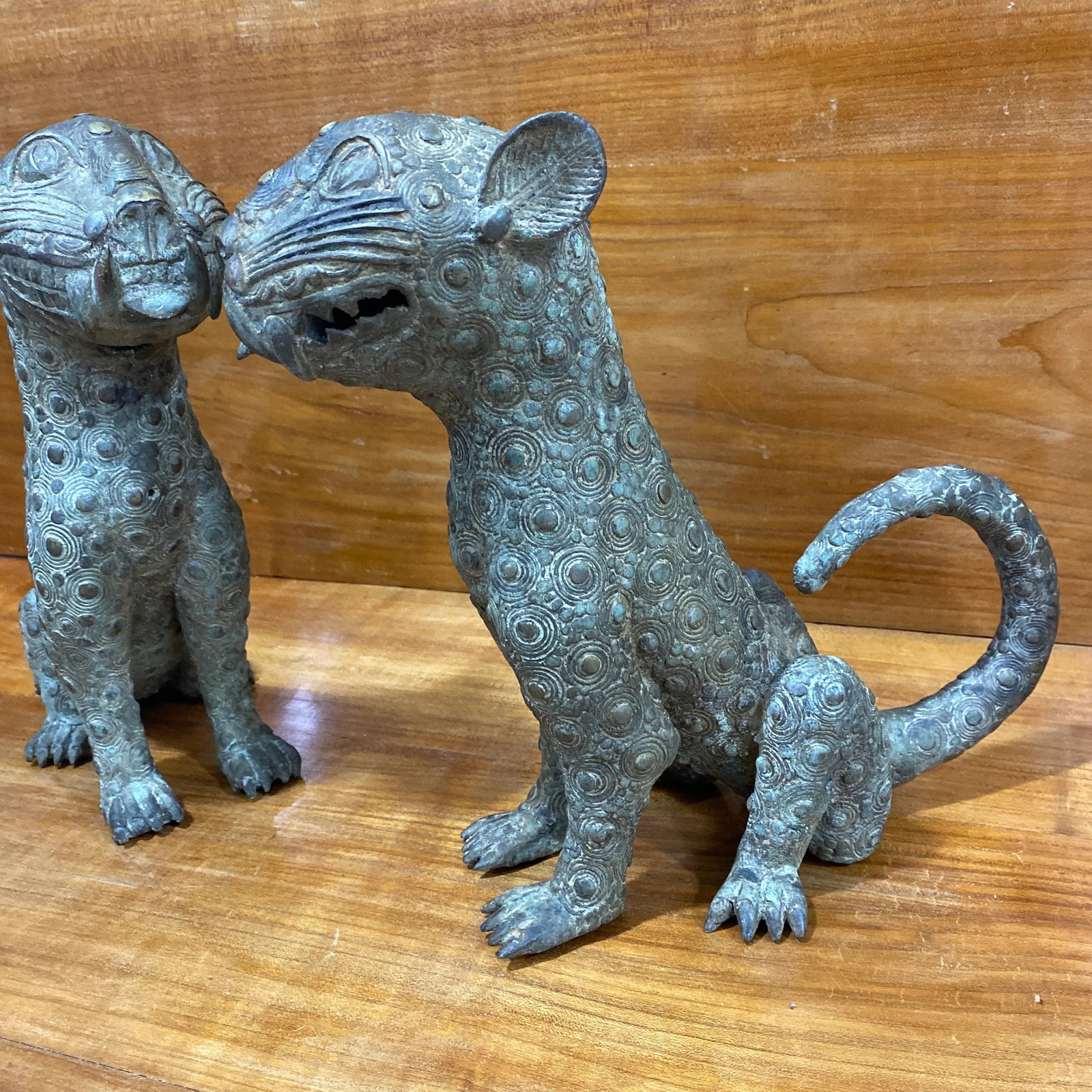 Mid 19th Century Old Benin Leopard Bronze Nigeria African ~ a Pair - 5