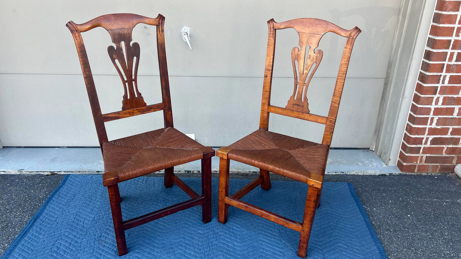 A Pair of New England Tiger Maple Chippendale Side Chairs With Rush Seats, Circa 1800 - 10