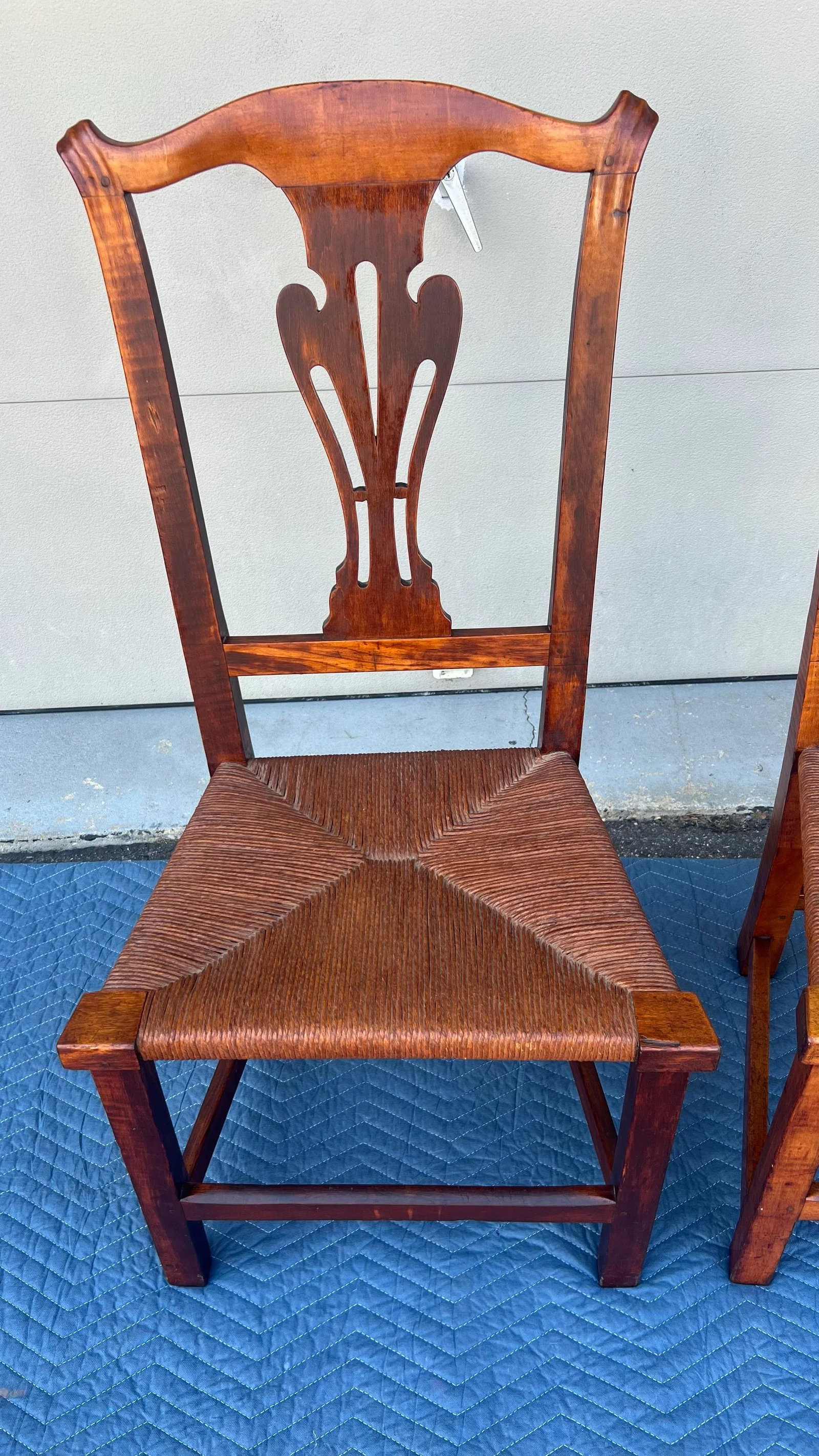 A Pair of New England Tiger Maple Chippendale Side Chairs With Rush Seats, Circa 1800 - 3