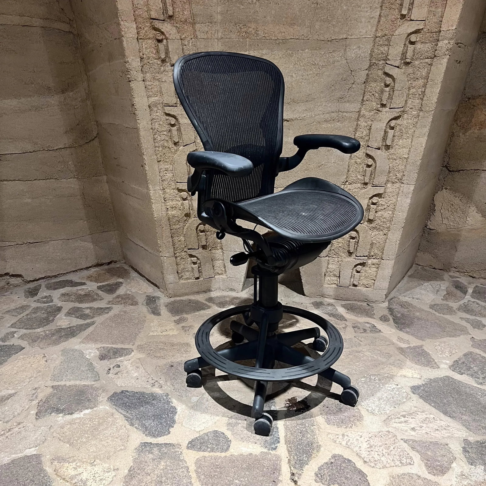 Classic Herman Miller Aeron Chair Stool With Arms Adjustable - 2