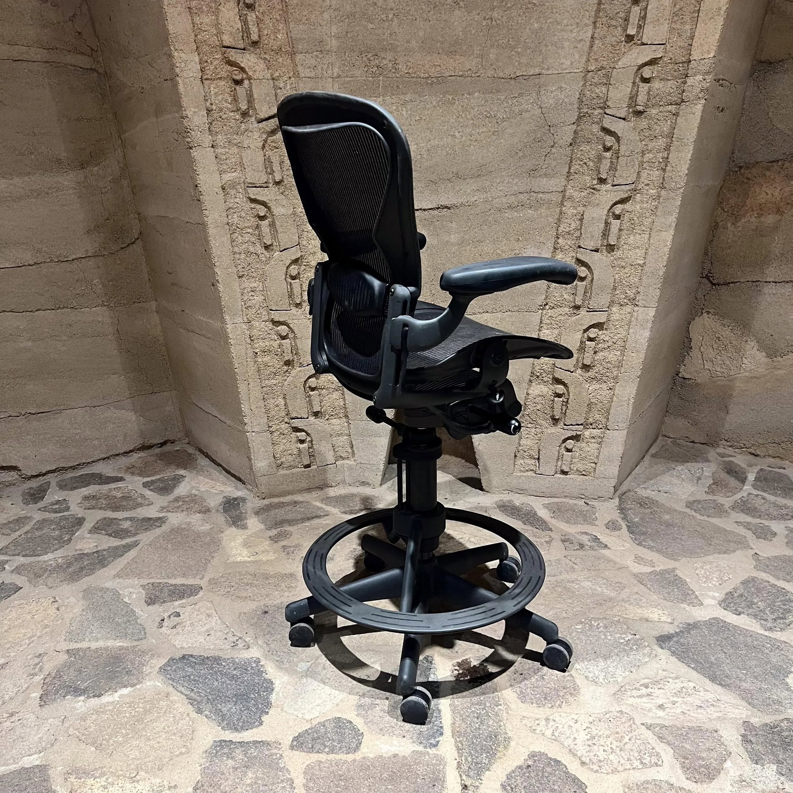 Classic Herman Miller Aeron Chair Stool With Arms Adjustable - 5