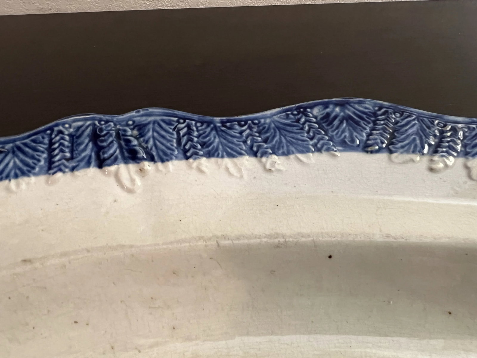 Antique Pearlware Blue Feather Edge Platter, Circa 1820's - 5