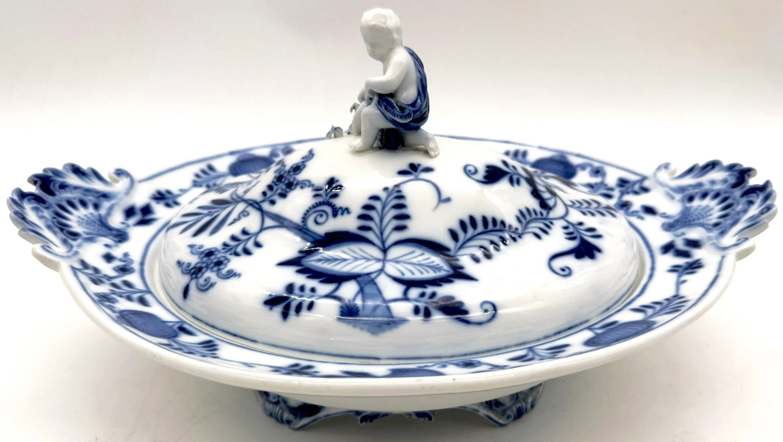 Meissen Blue Onion Figural Scalloped Oval Tureen - 2