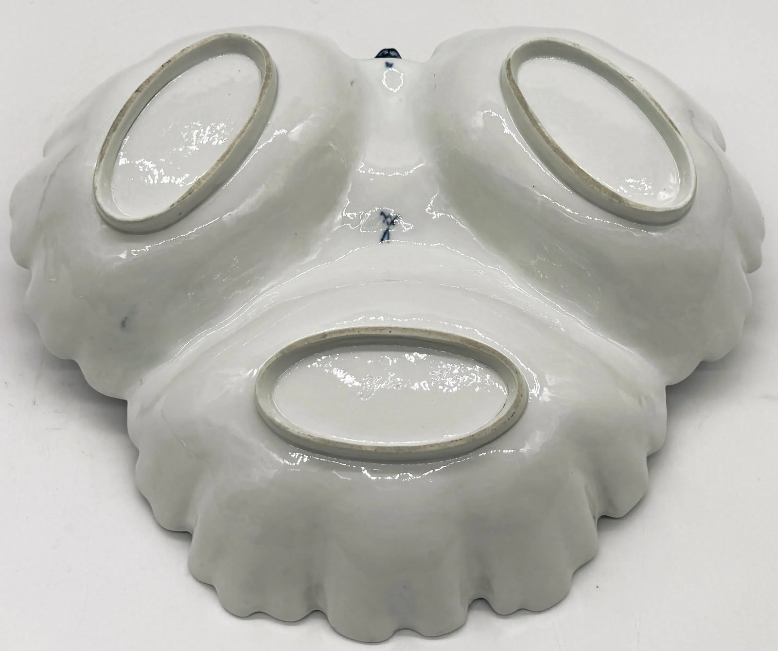19th Century Meissen Blue Onion, Handled Three Section Shell Dish - 6