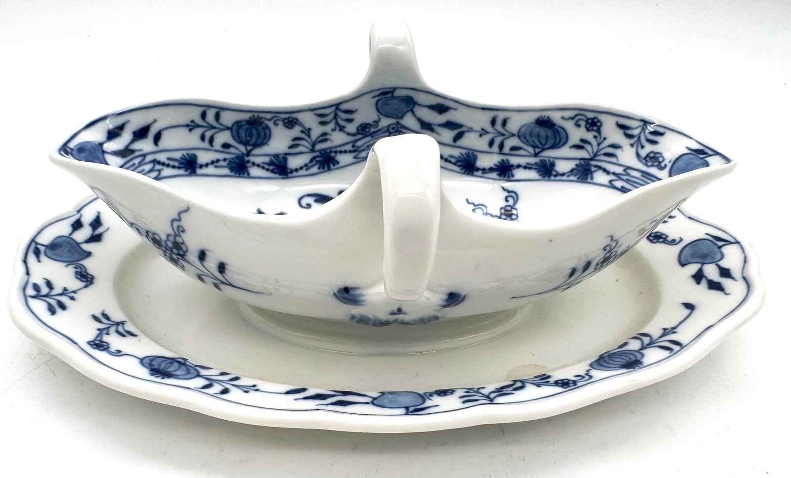 Meissen Blue Onion Handled Gravy Boat - 2