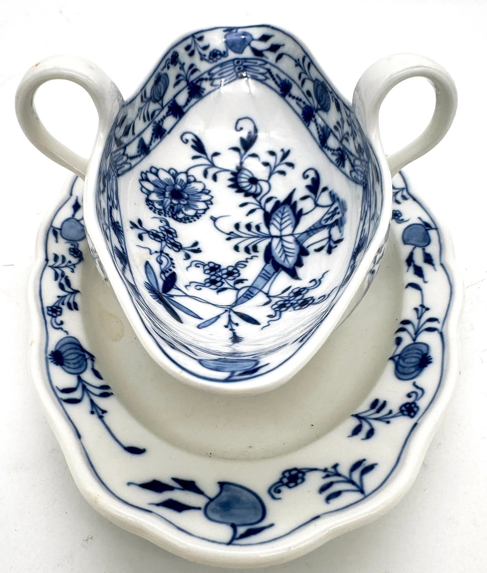 Meissen Blue Onion Handled Gravy Boat - 3