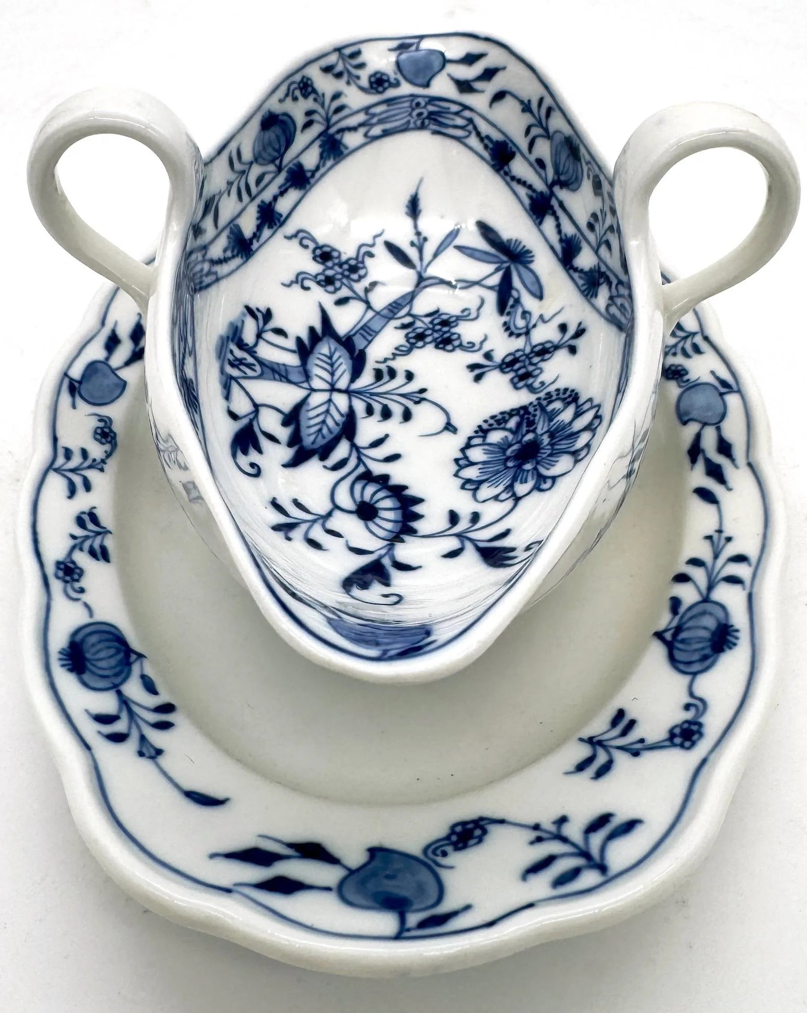 Meissen Blue Onion Handled Gravy Boat - 5