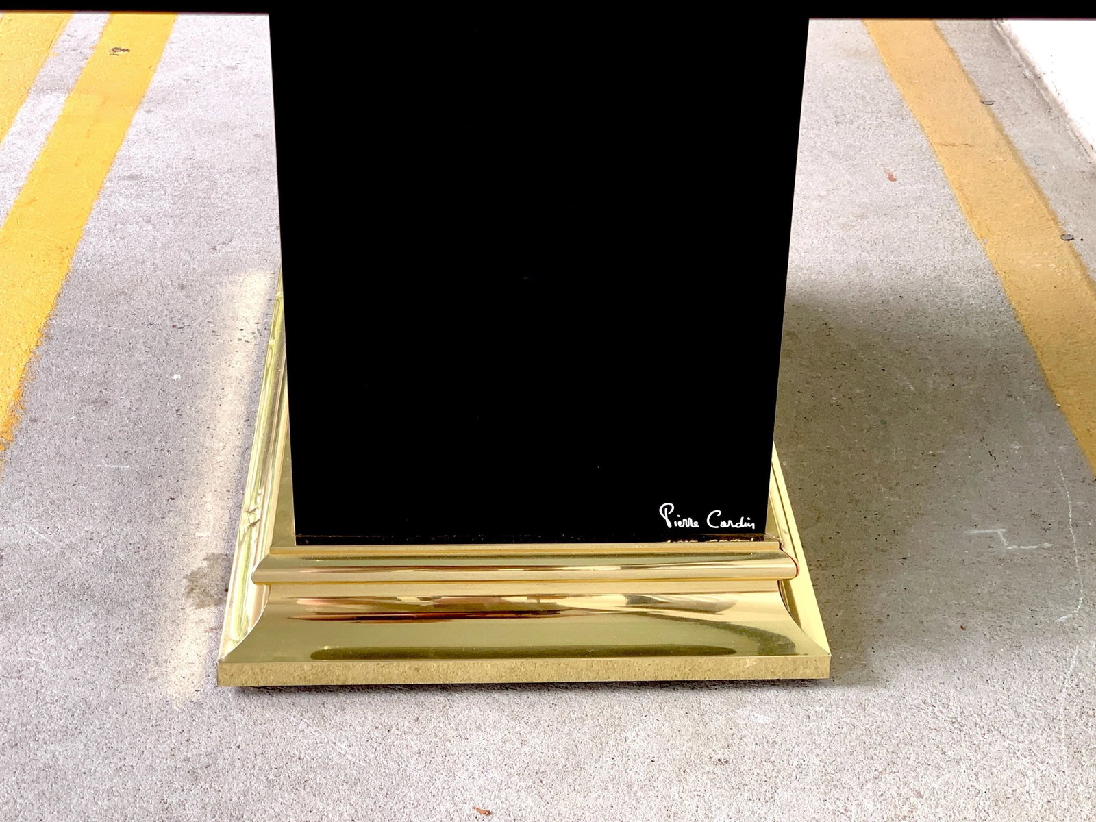 Pierre Cardin Black Lacquer & Brass Pedestal Dining Room/ Conference Table, 1989 - 4