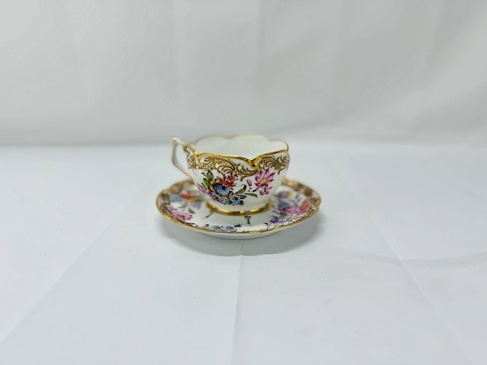 19th Century French, Boudois & Bloch Floral Gold-Trimmed Cup & Saucer Set - 3