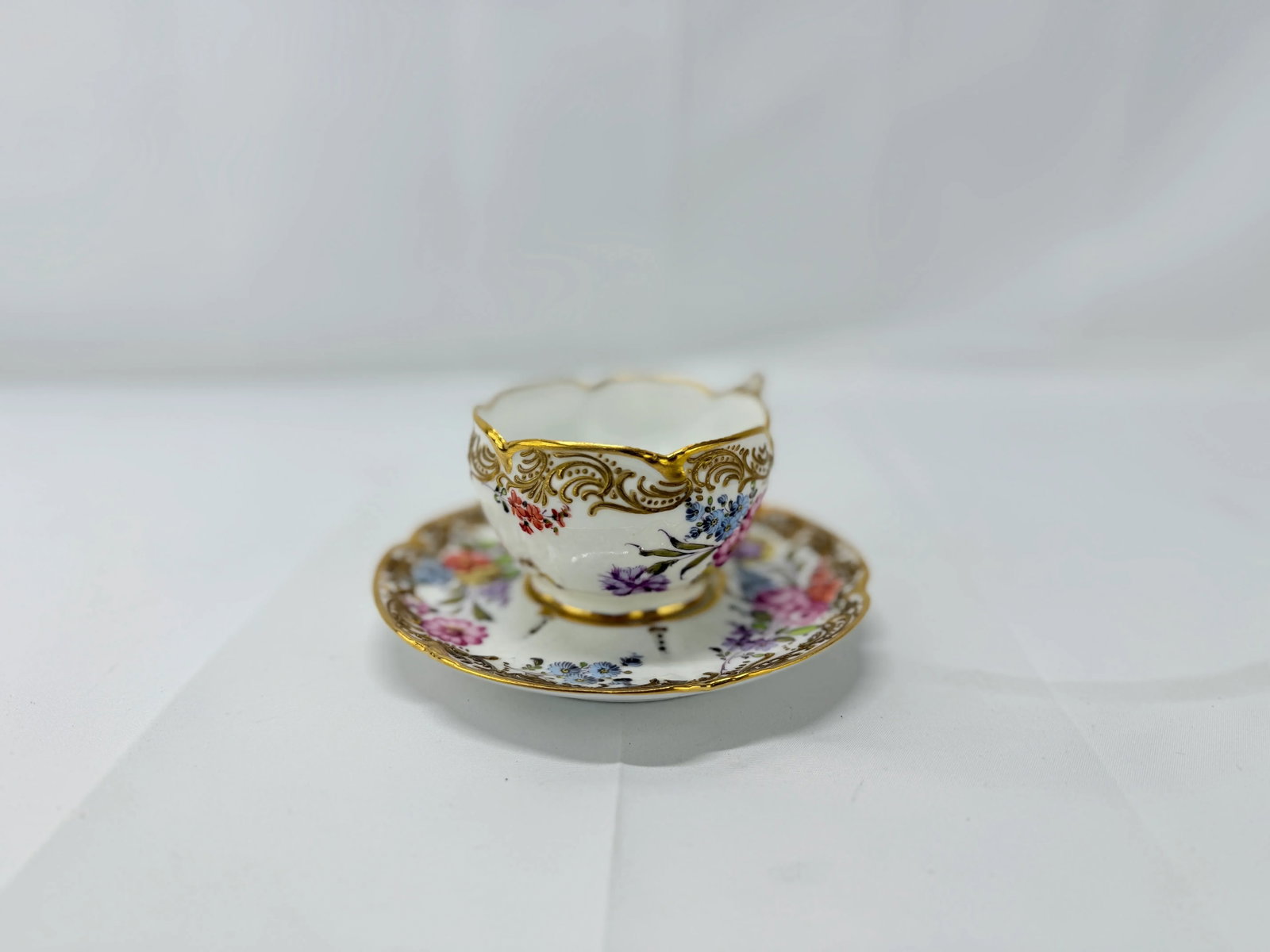 19th Century French, Boudois & Bloch Floral Gold-Trimmed Cup & Saucer Set - 4