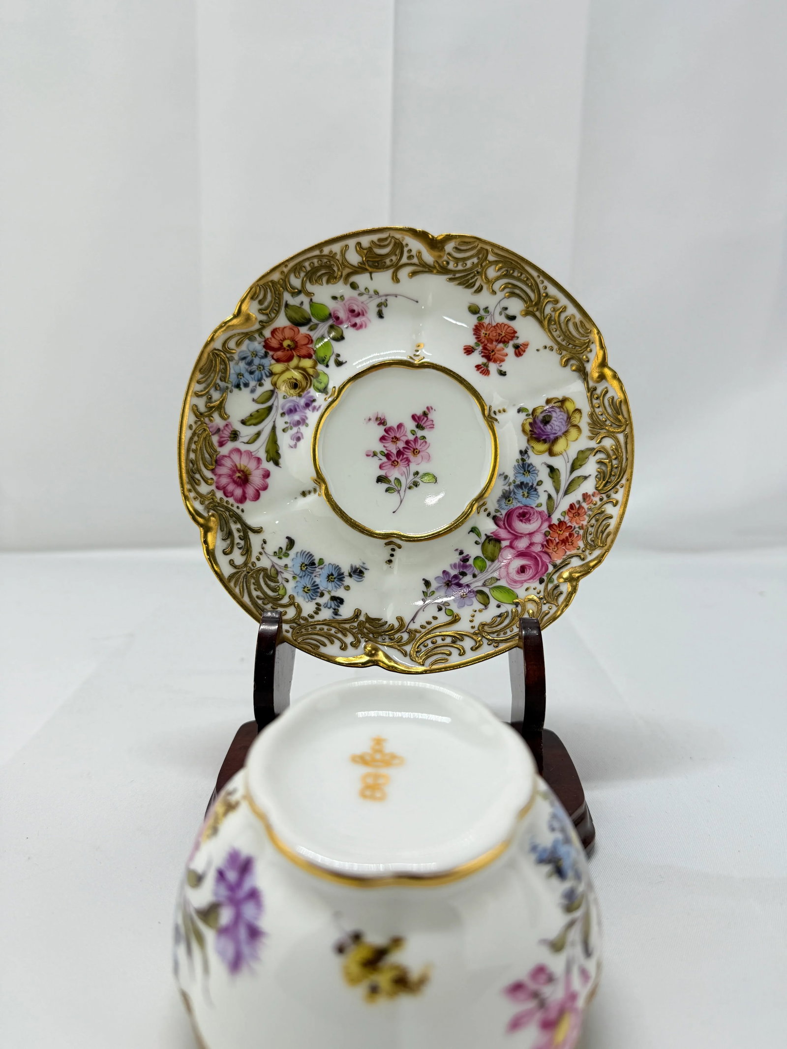19th Century French, Boudois & Bloch Floral Gold-Trimmed Cup & Saucer Set - 7