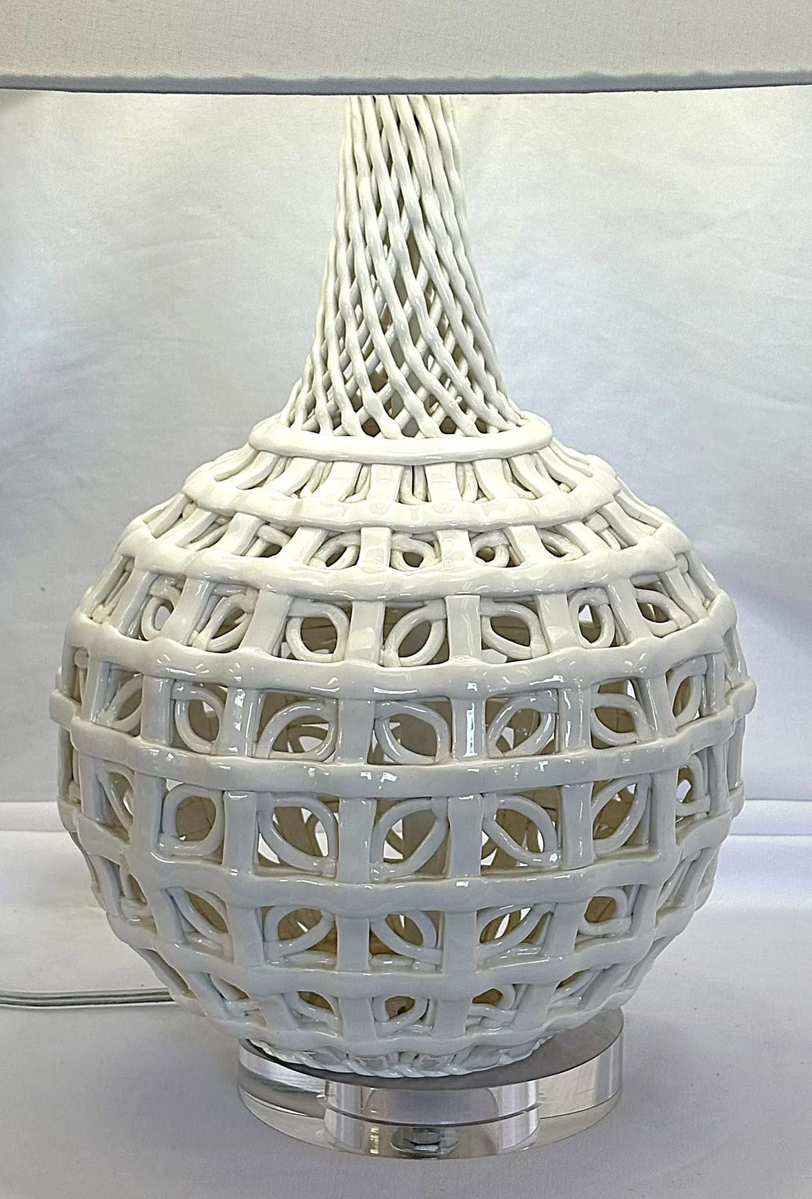 Vintage Blanc De Chine Reticulated Porcelain Lamp on Lucite Base - 2