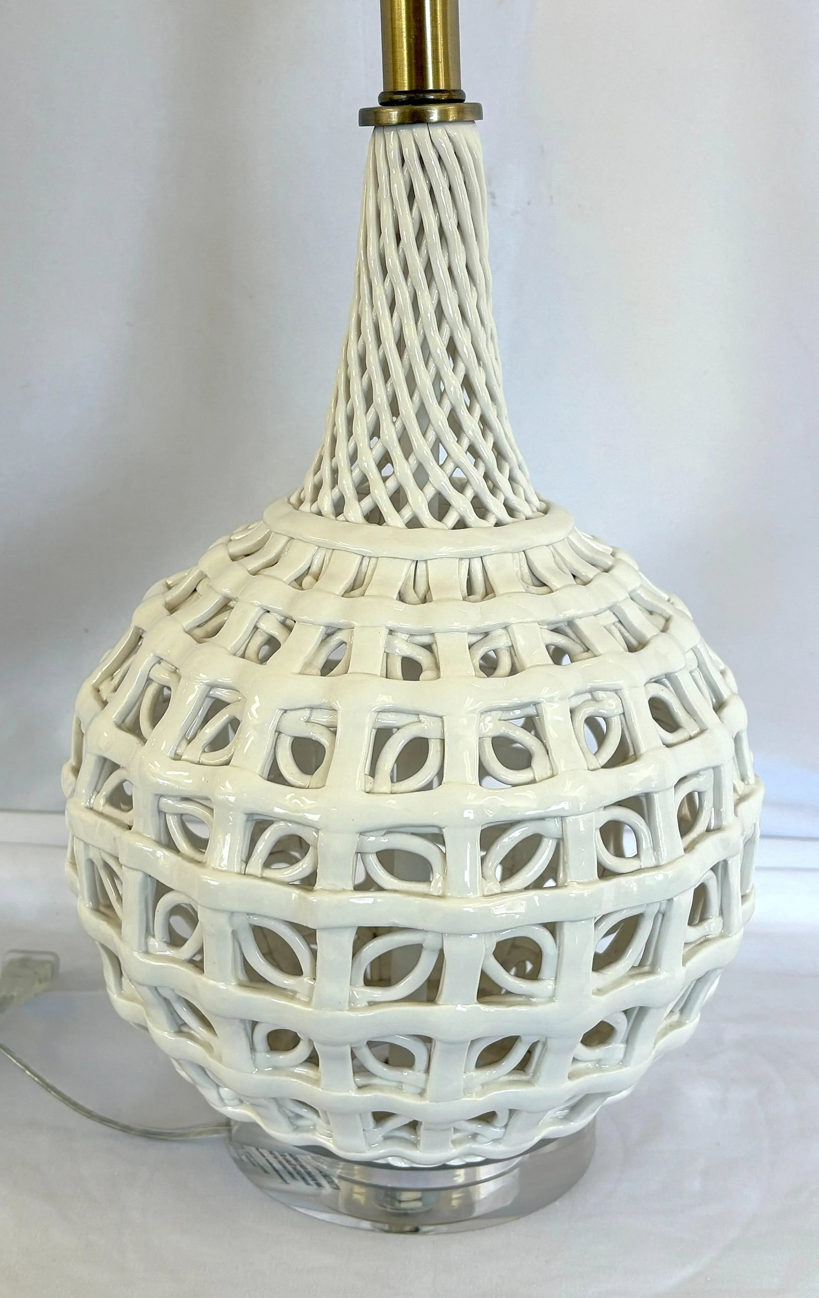 Vintage Blanc De Chine Reticulated Porcelain Lamp on Lucite Base - 3