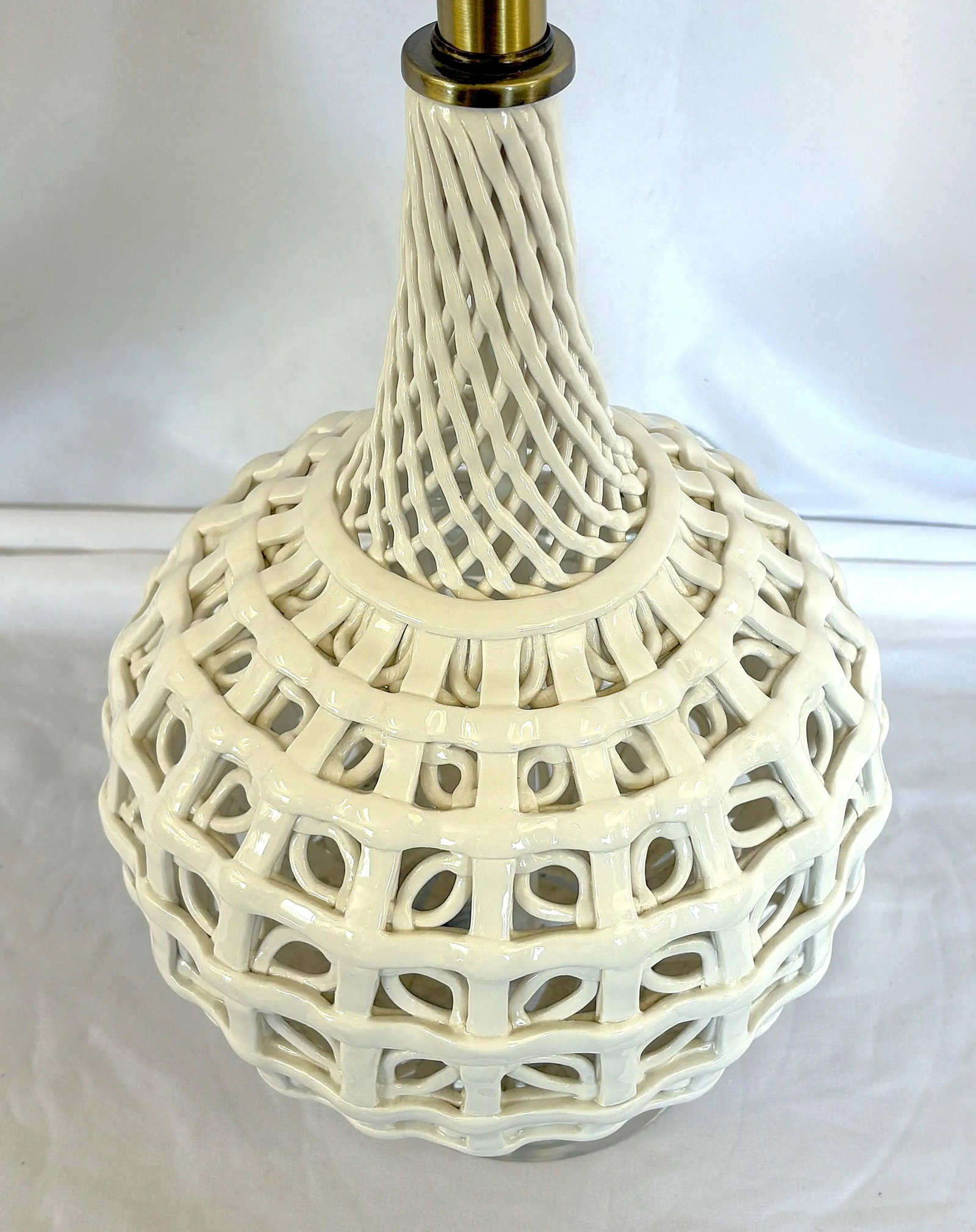 Vintage Blanc De Chine Reticulated Porcelain Lamp on Lucite Base - 5