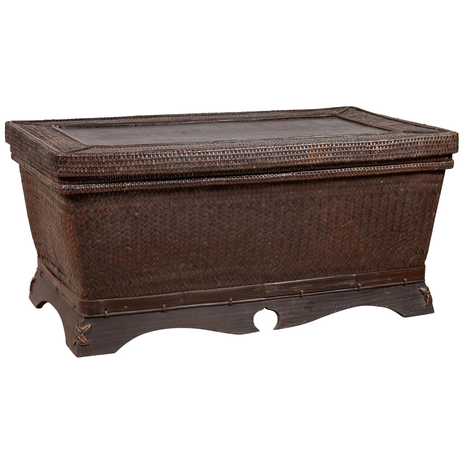 Chinese Antique Large Rattan Basket Coffee Table with Dark Brown Patina and Lid - 13