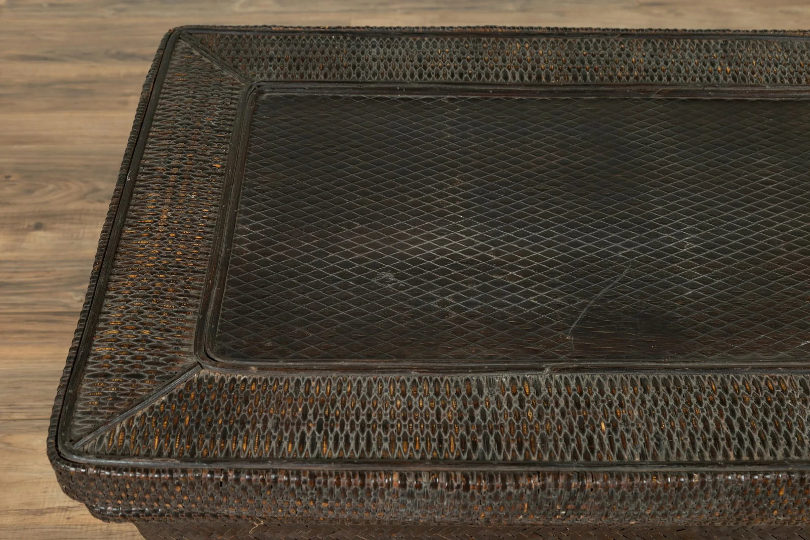 Chinese Antique Large Rattan Basket Coffee Table with Dark Brown Patina and Lid - 8