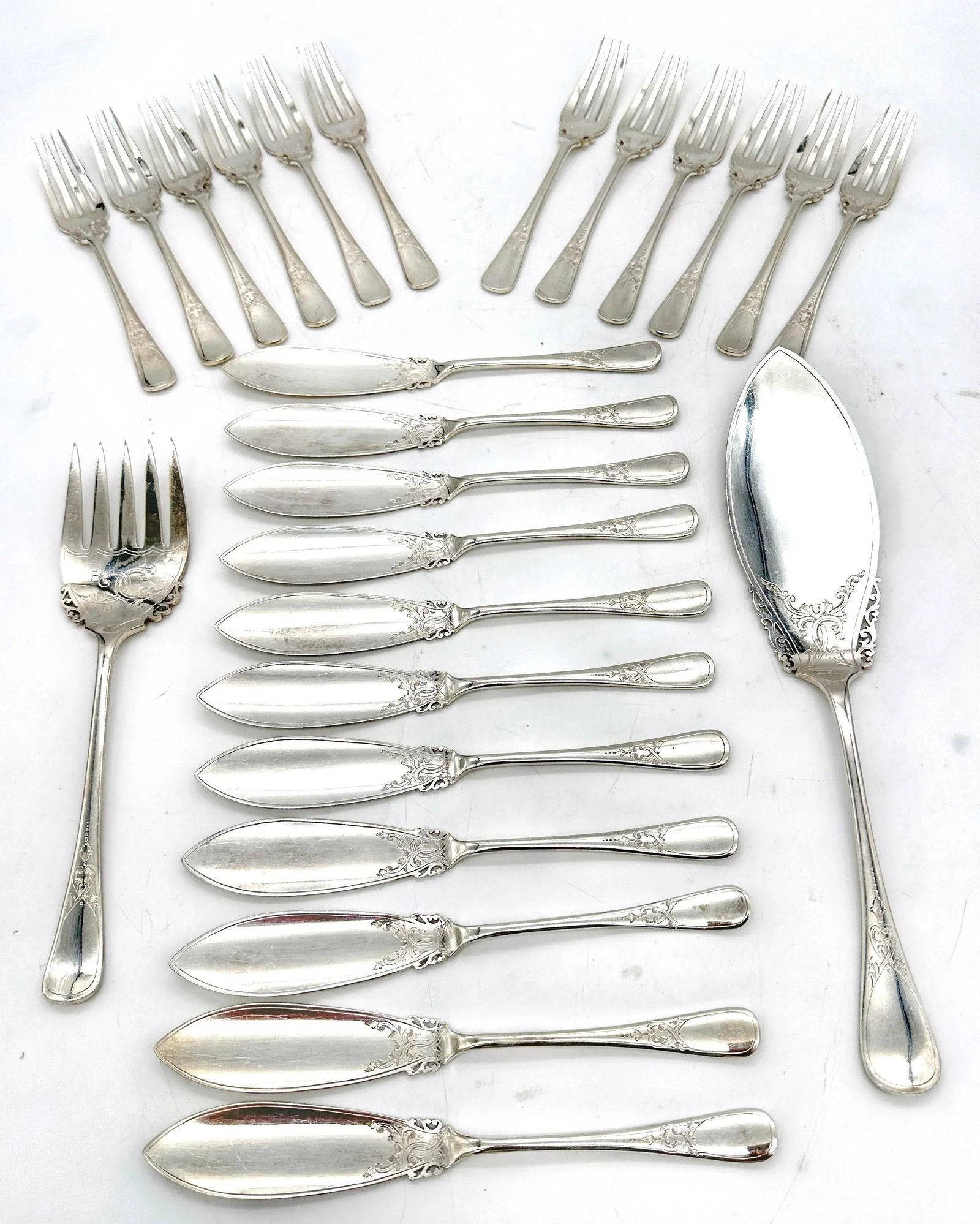 Antique English Boxed Engraved Sheffield Fish 26 Piece Fish Serving Set - 9