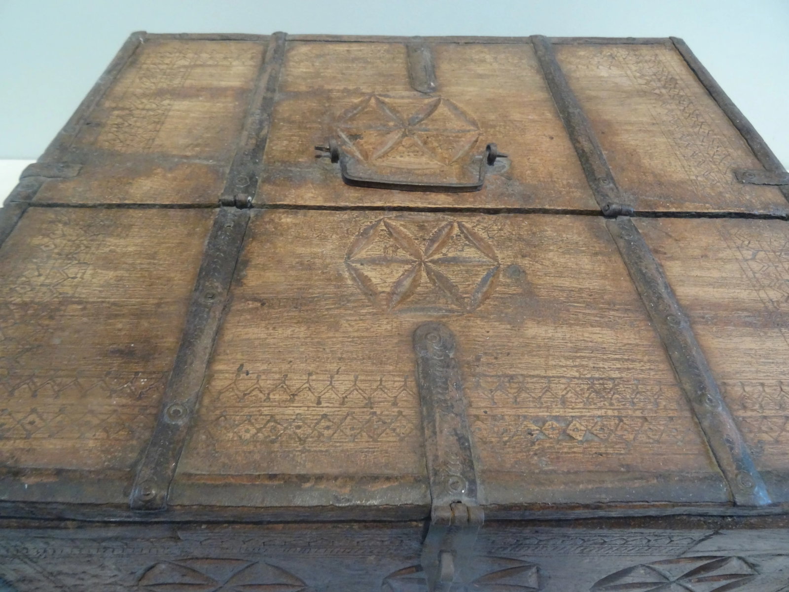 Extra Large 19th Century Anglo Indian Cash or Jewelry Box - 3